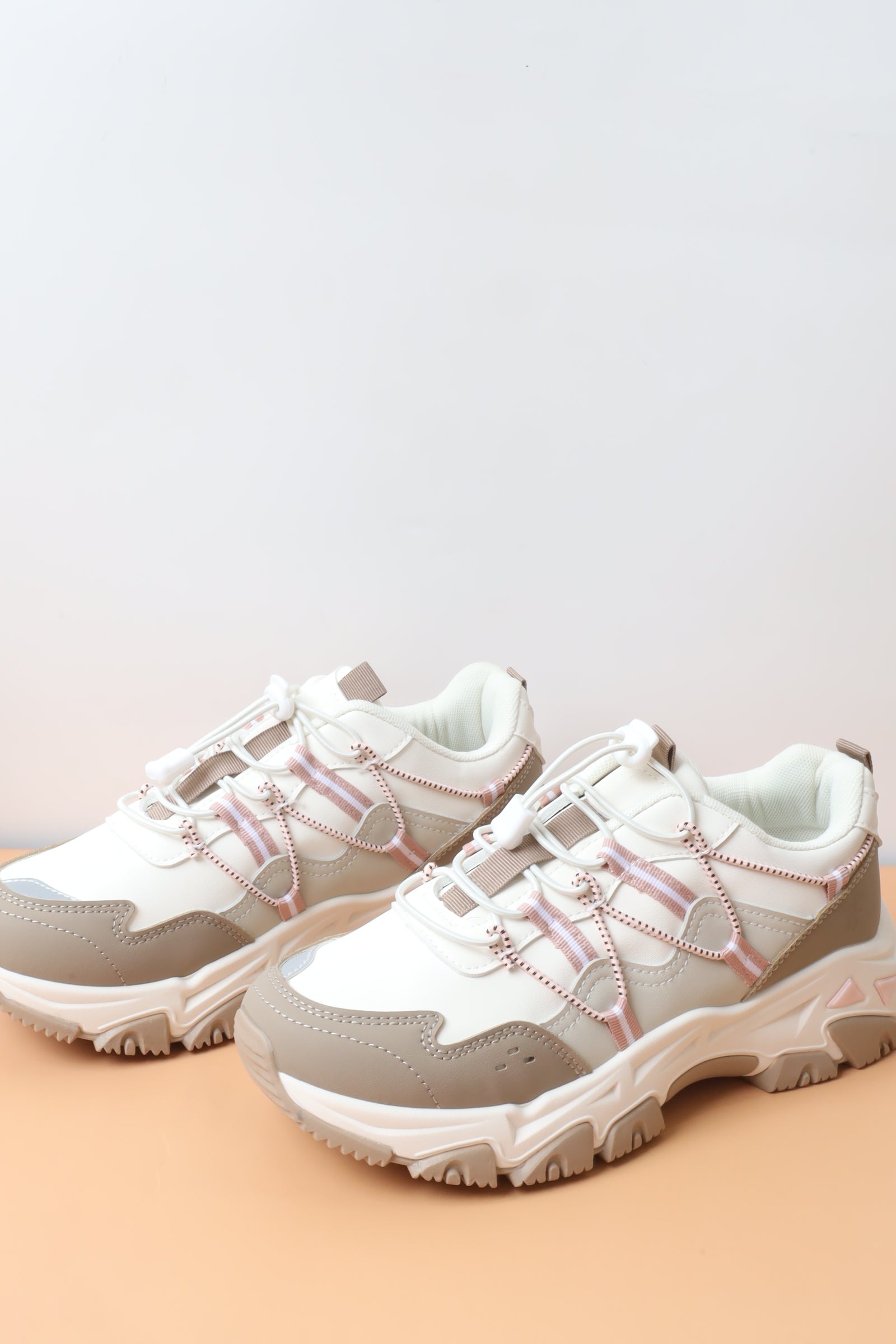 حذاء رياضي نسائي 11-466