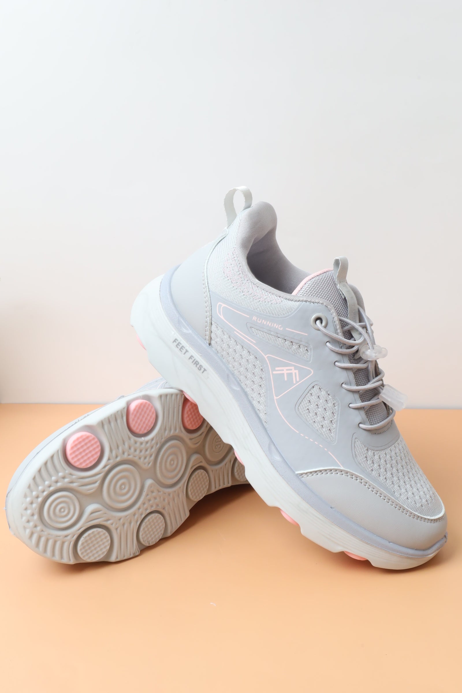 حذاء رياضي نسائي 5736-144