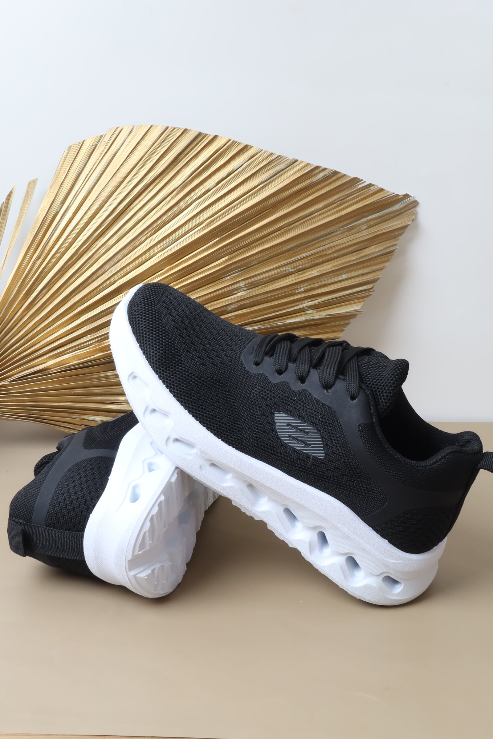 حذاء رياضي نسائي 17-504