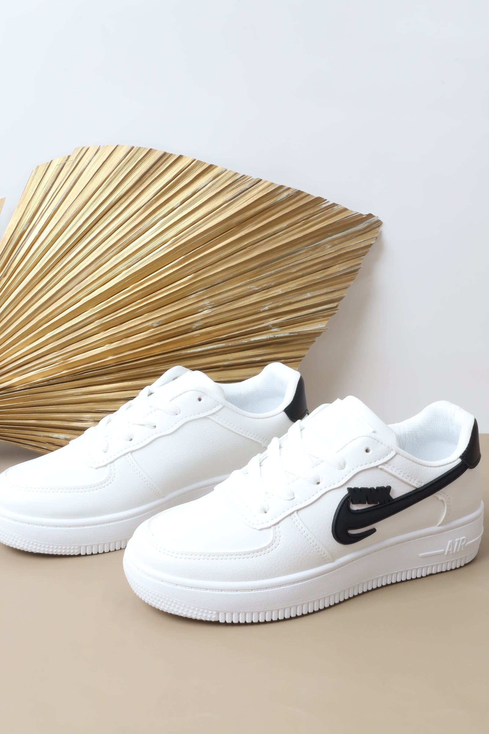 حذاء رياضي نسائي 28-467