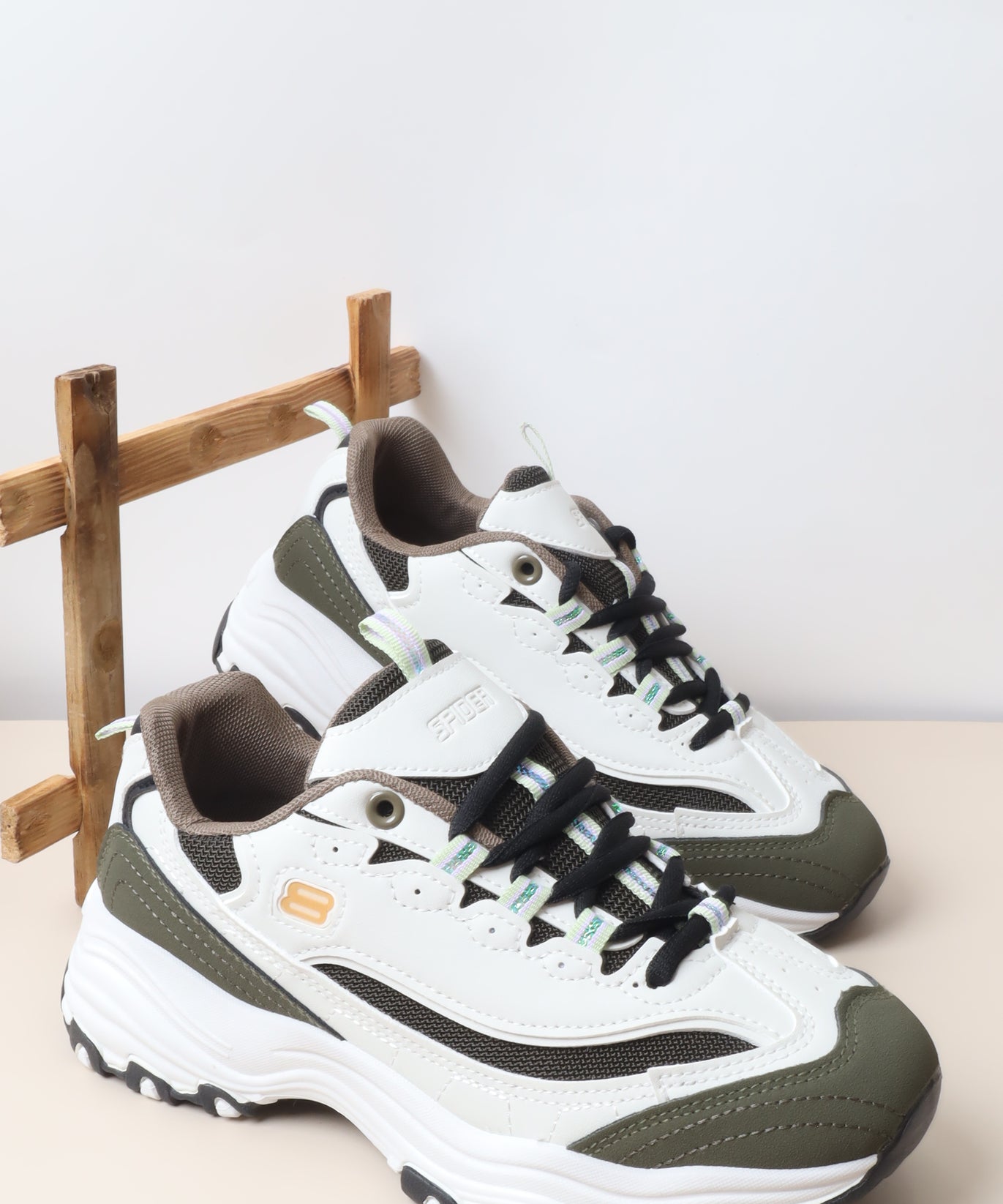 حذاء رياضي نسائي 77-486