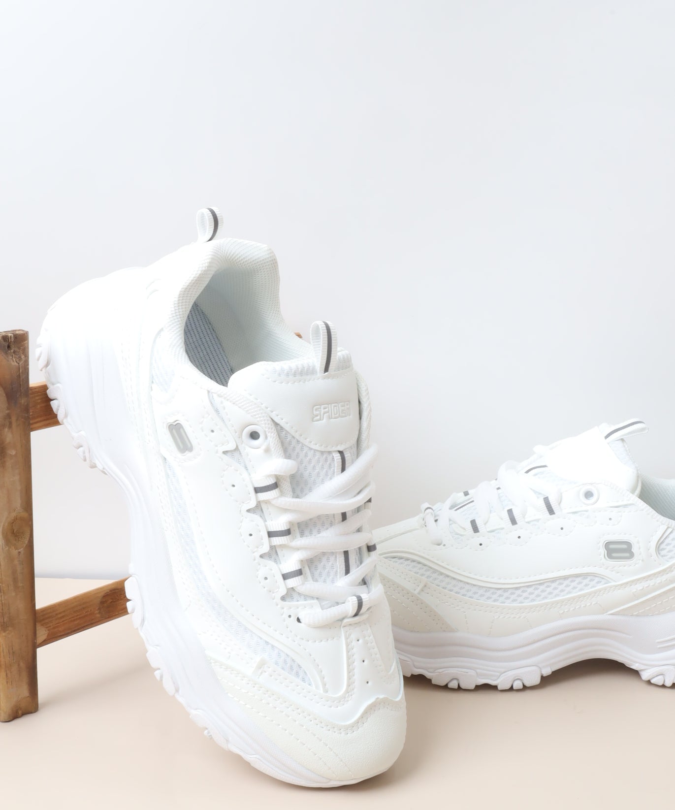 حذاء رياضي نسائي 77-486