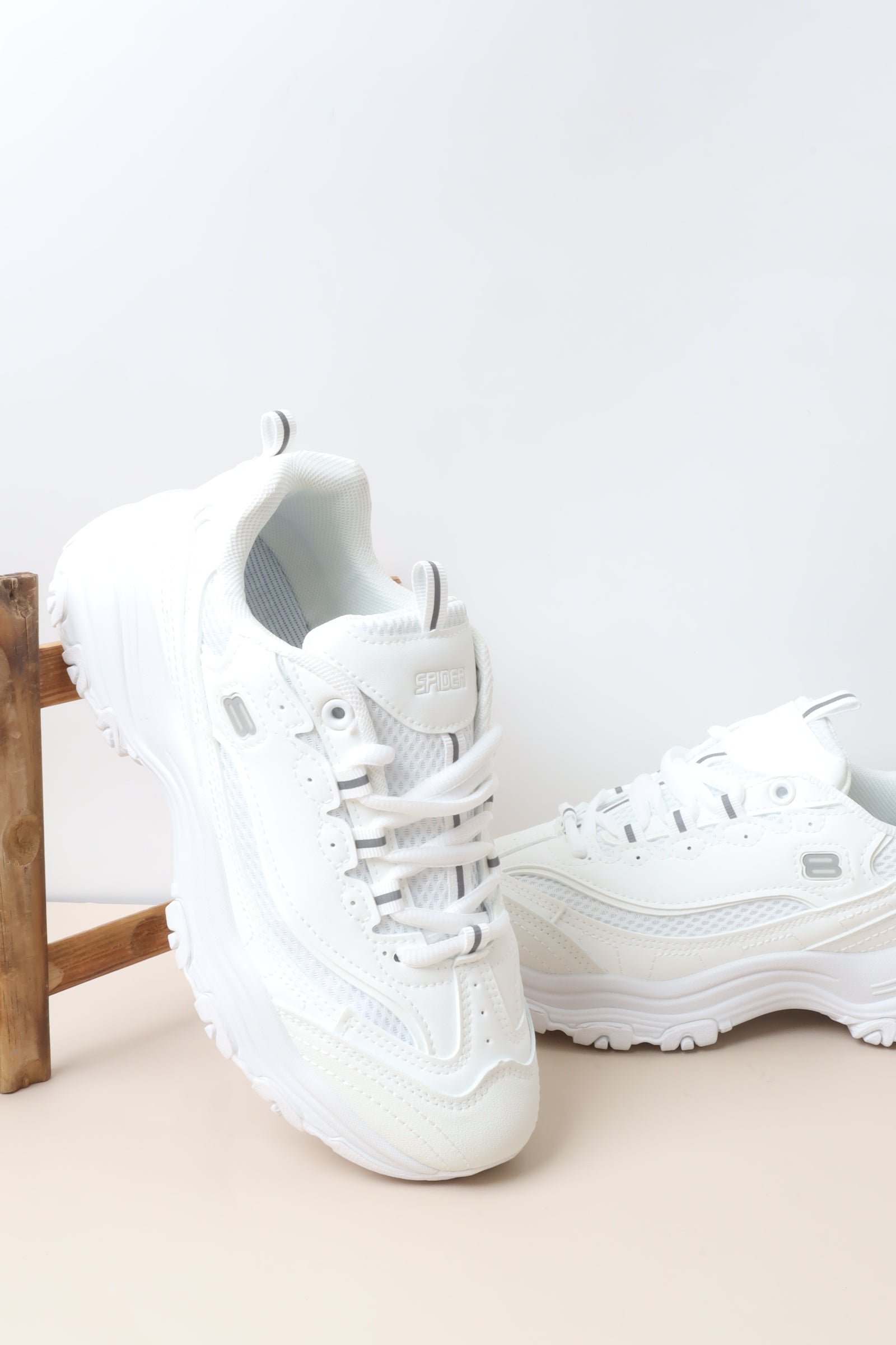 حذاء رياضي نسائي 77-486