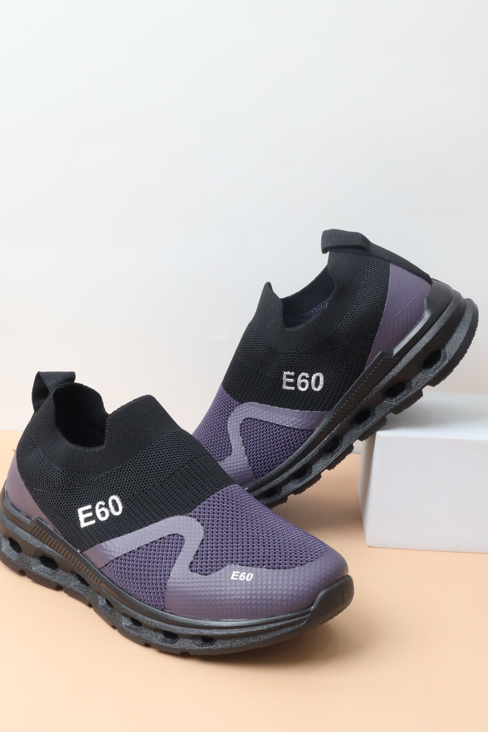 حذاء رياضي نسائي 5616-144