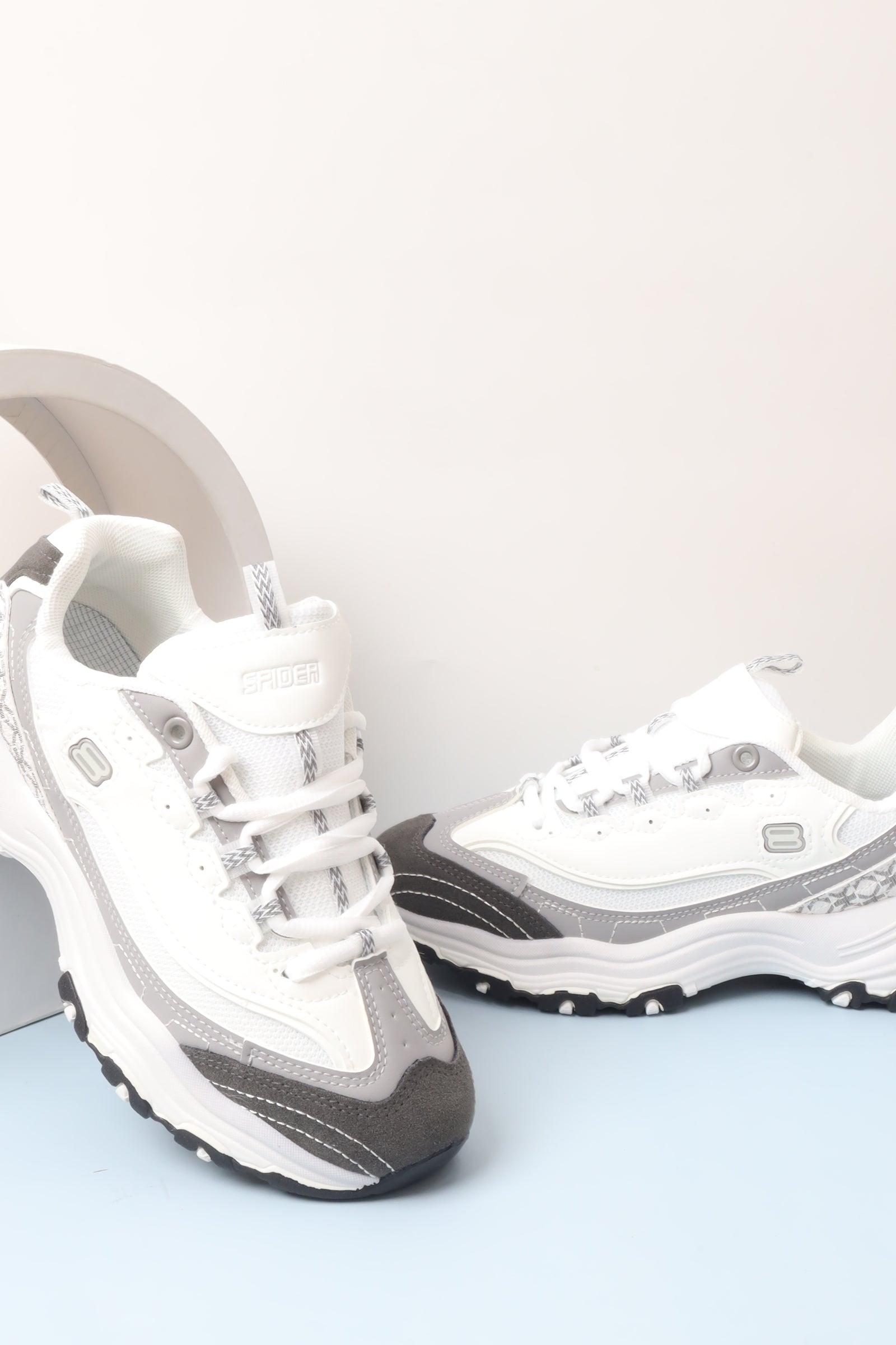 حذاء رياضي نسائي 79-486