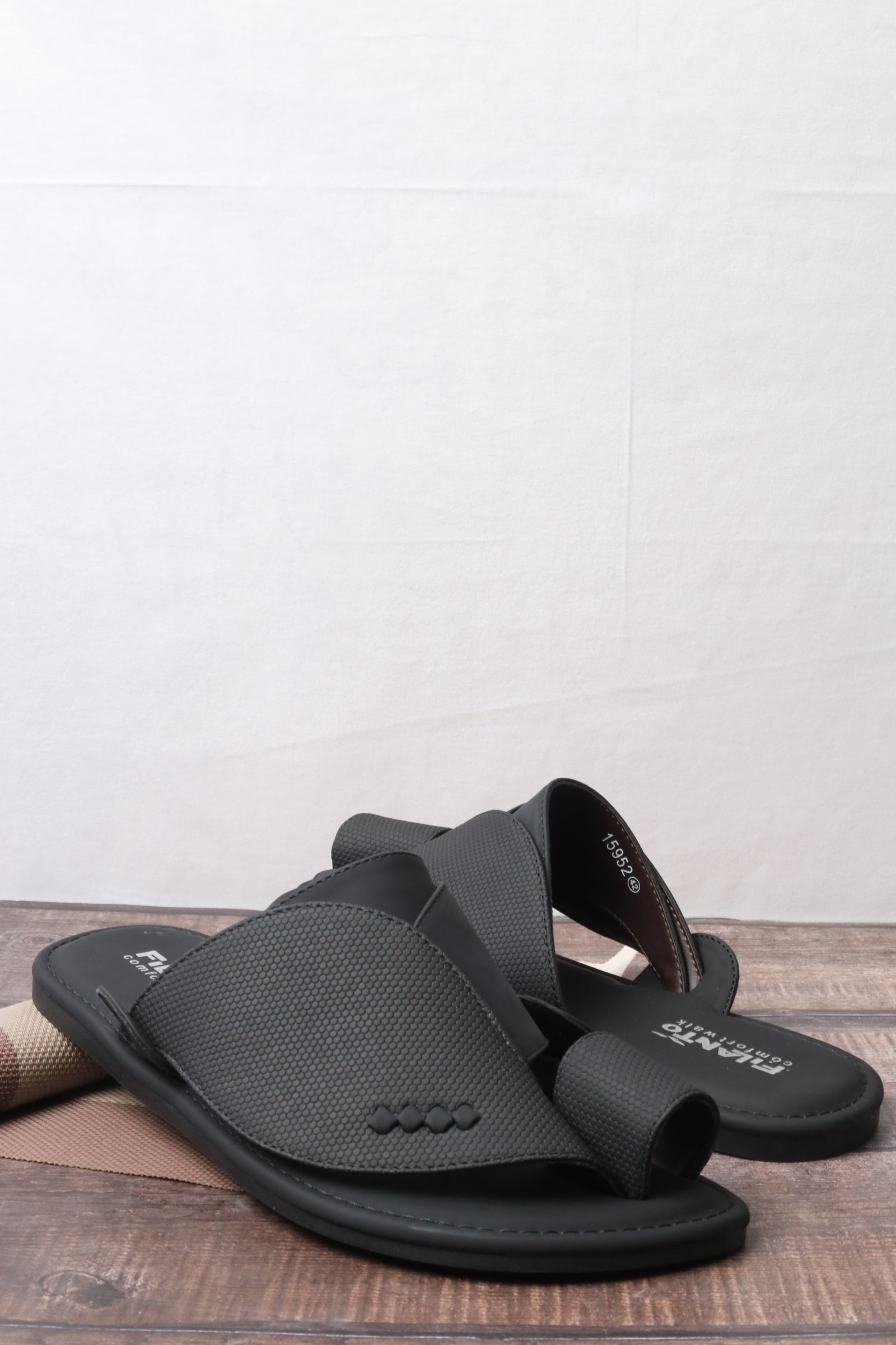 شرقي رجالي 15952