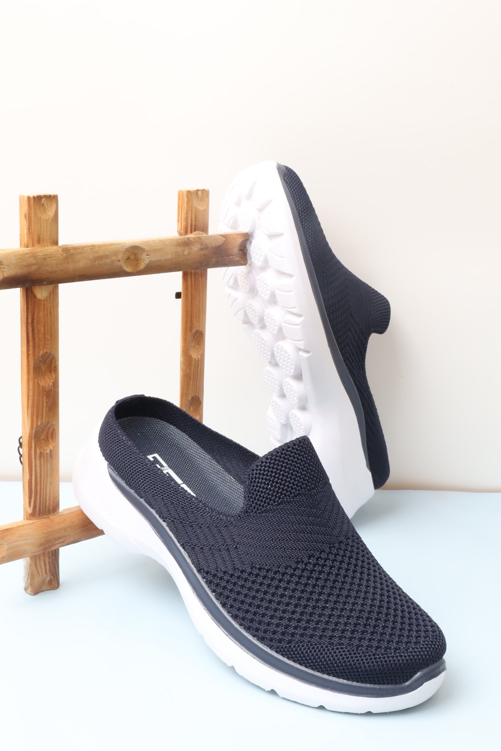 حذاء رياضي نسائي 39-504