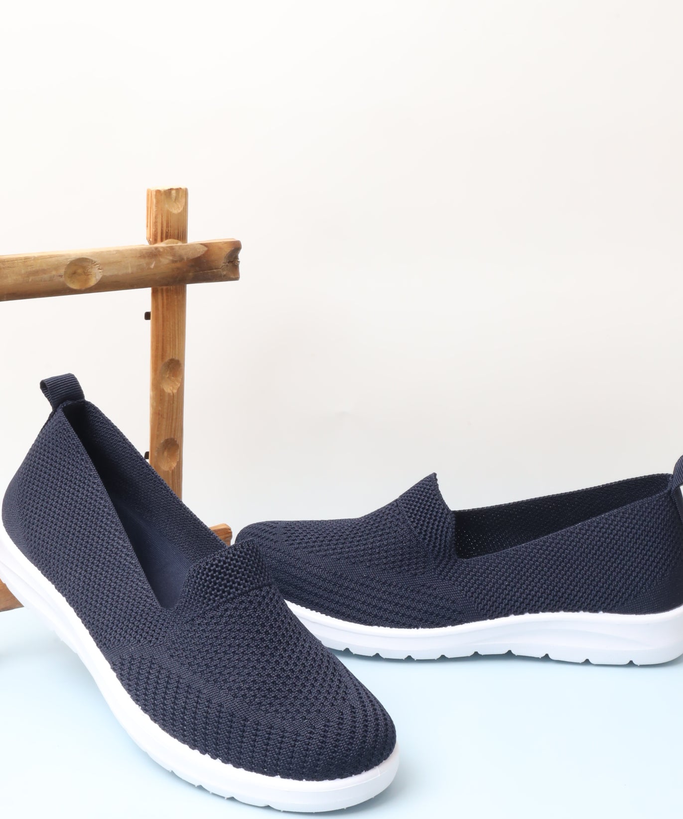 حذاء رياضي نسائي 44-504