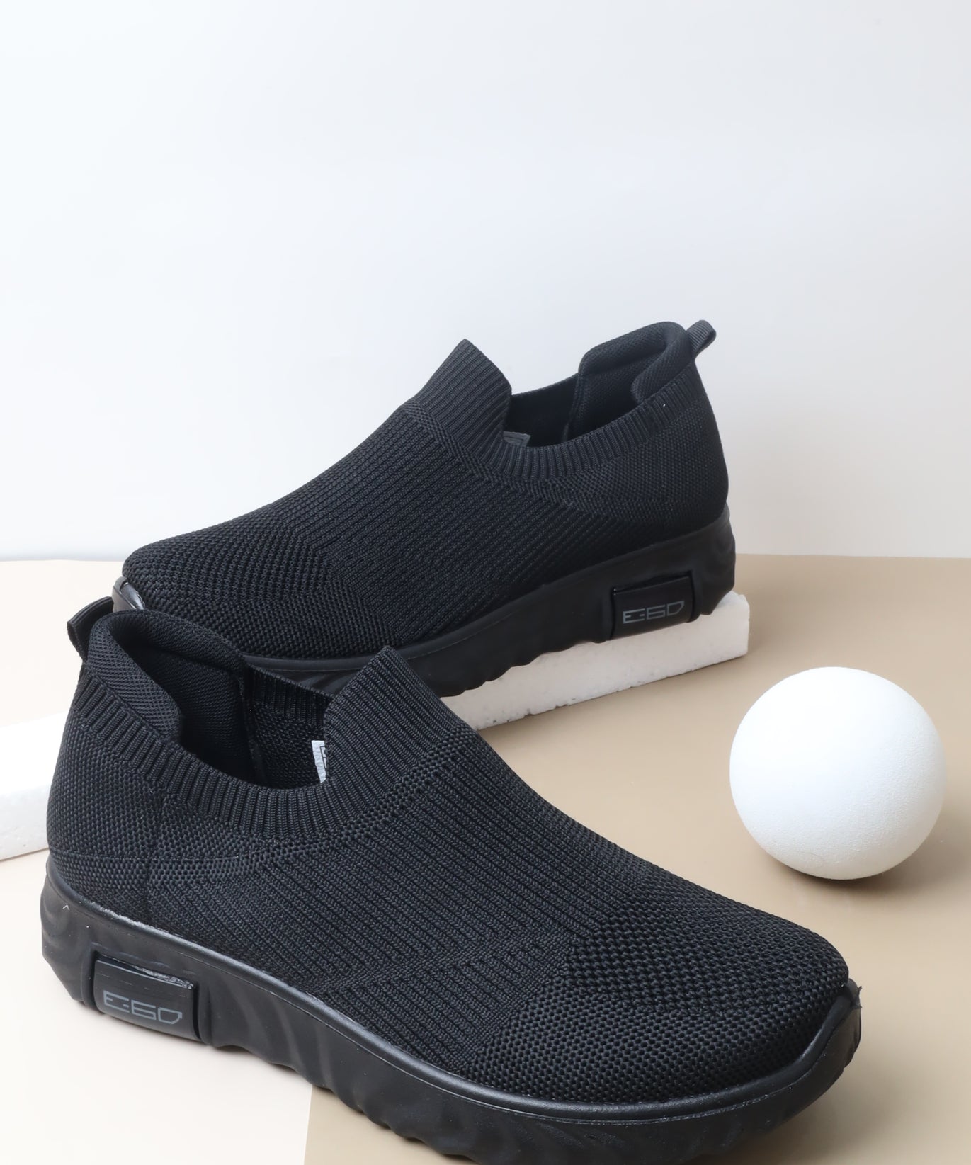 حذاء رياضي نسائي 86-506