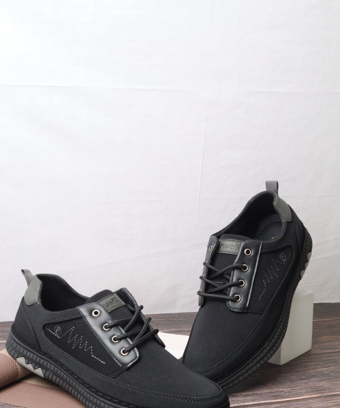 حذاء كاجول 18040