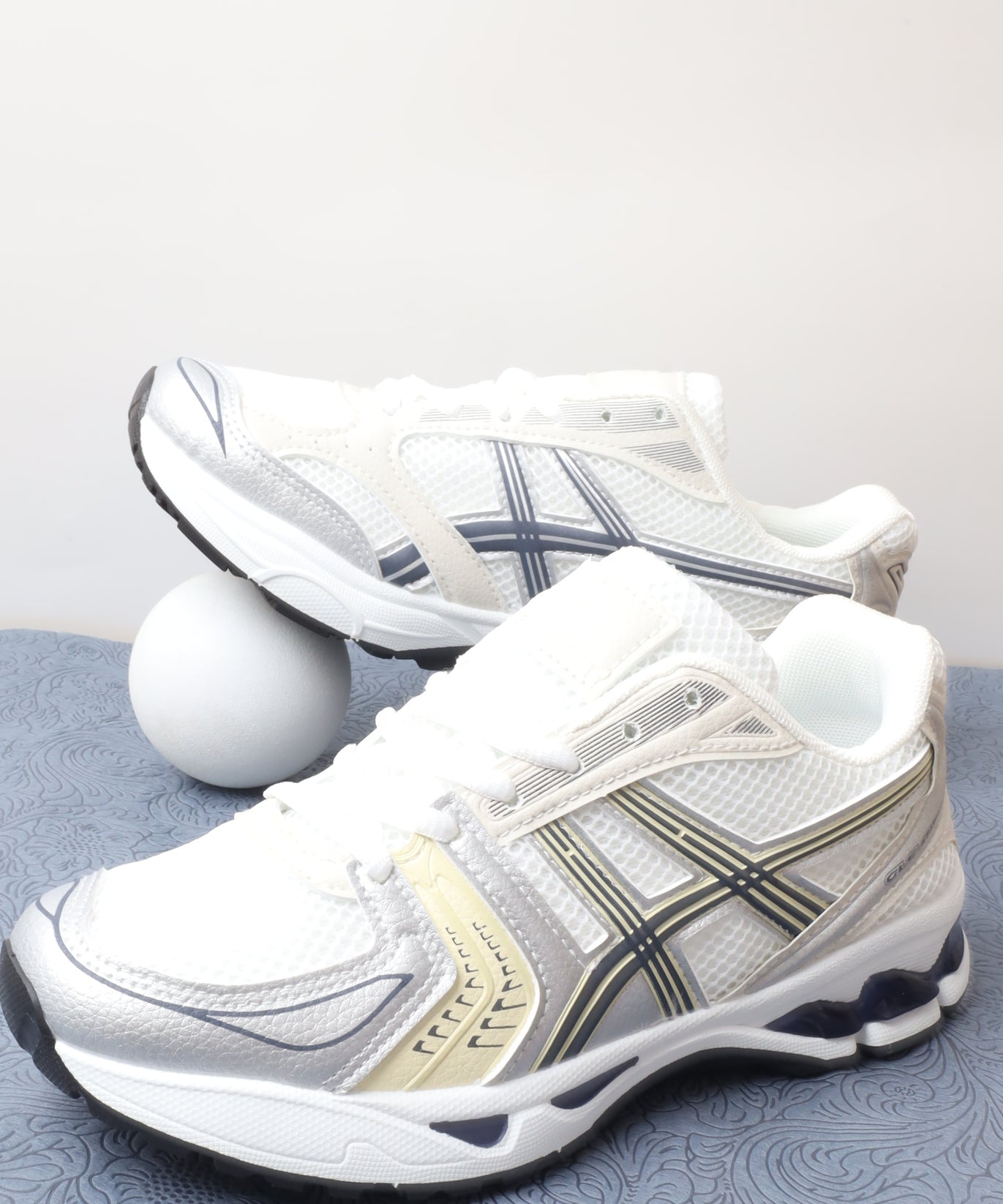 حذاء رياضي نسائي 17-467