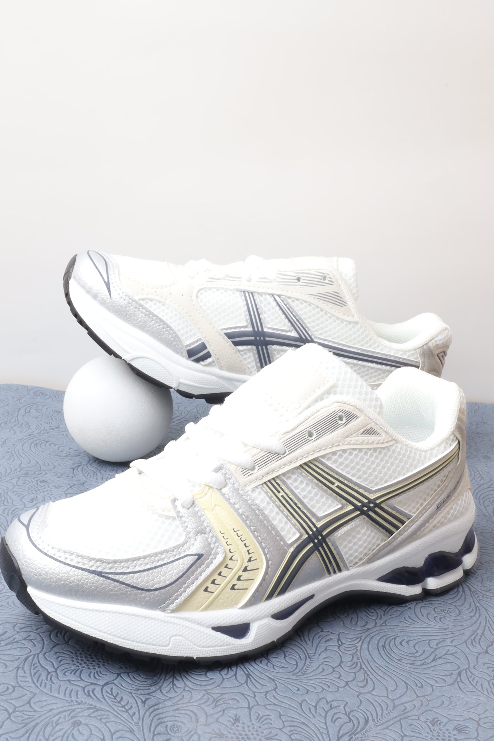 حذاء رياضي نسائي 17-467