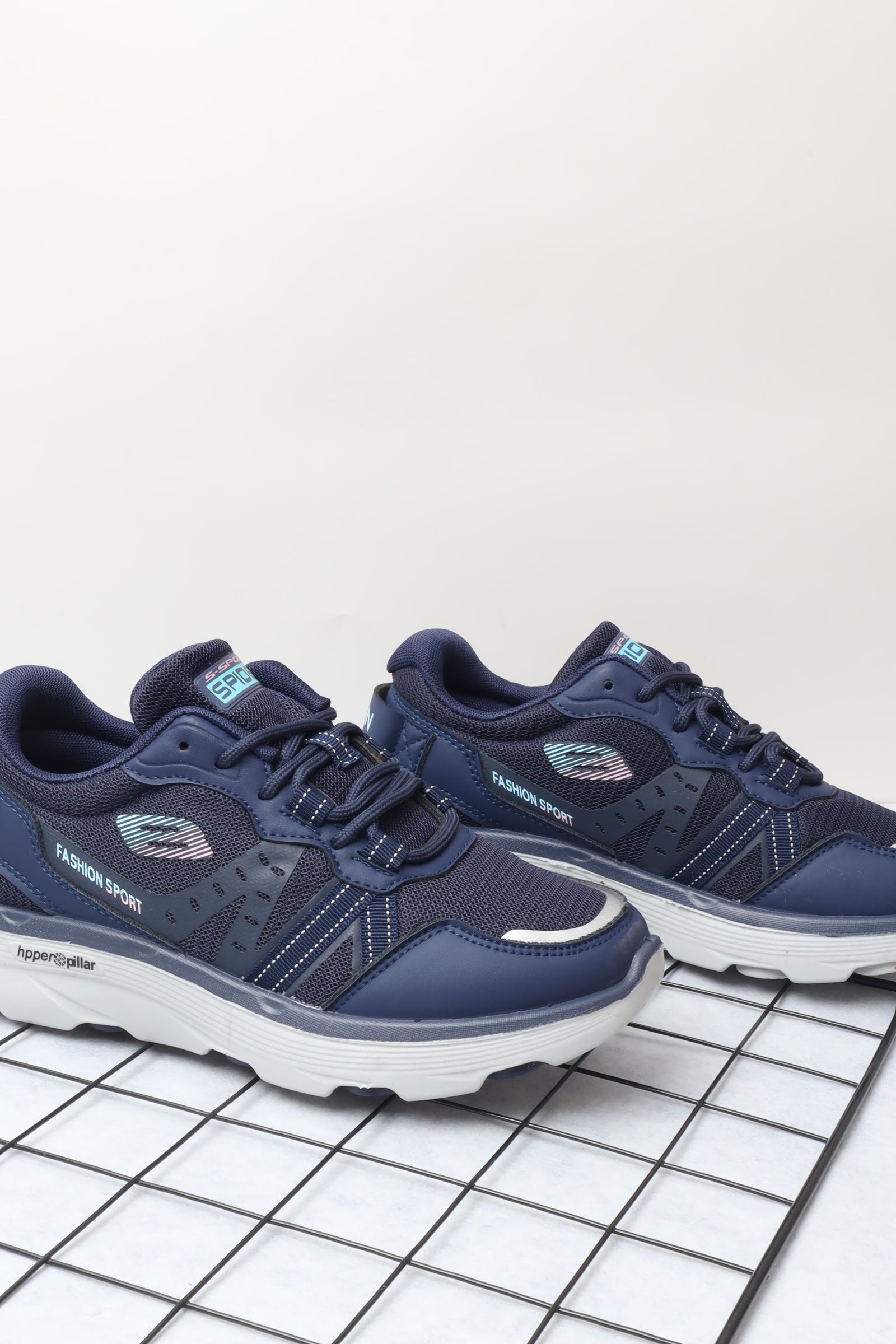 حذاء رياضي نسائي 4606-144