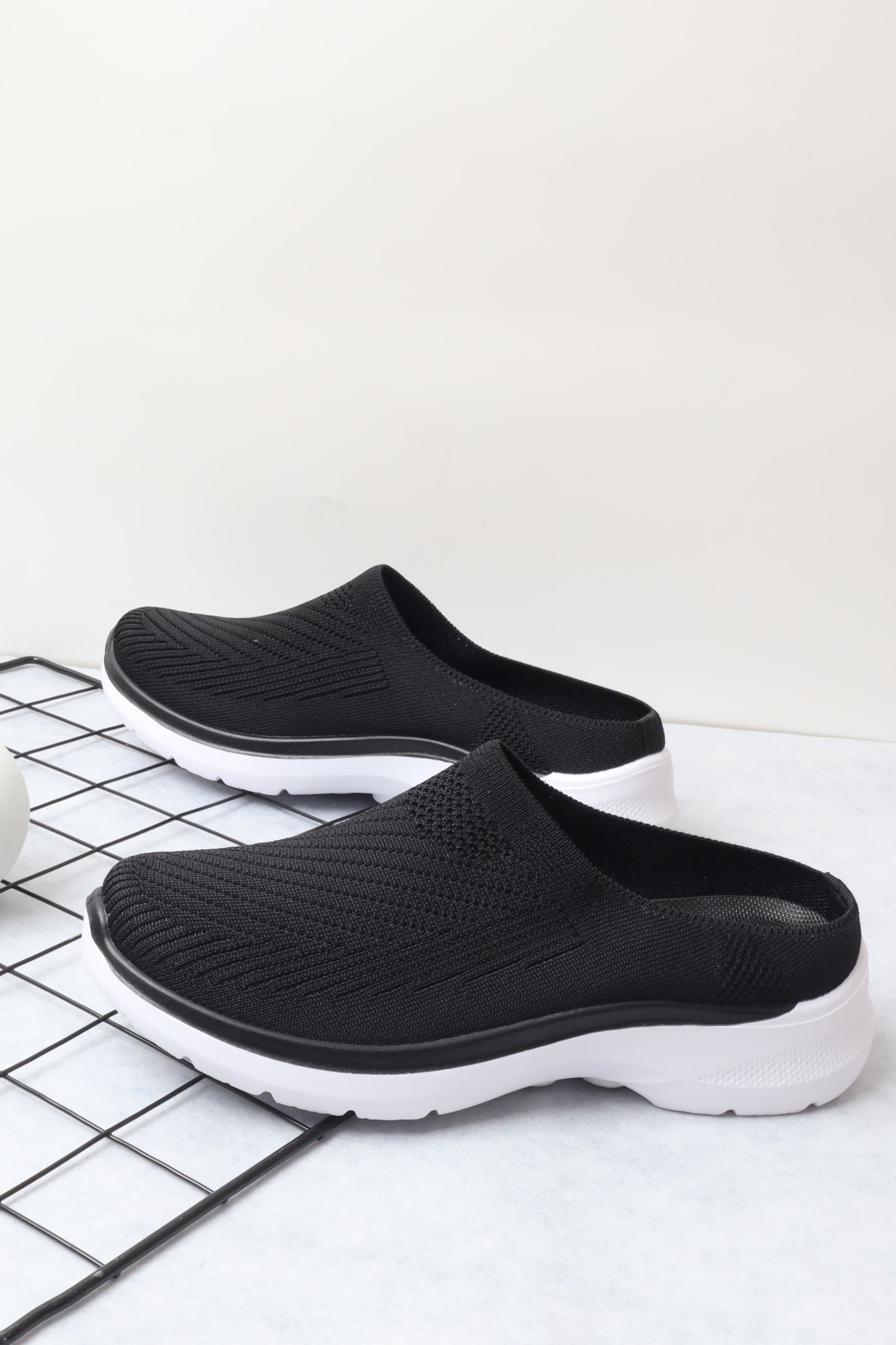 حذاء رياضي نسائي 37-504