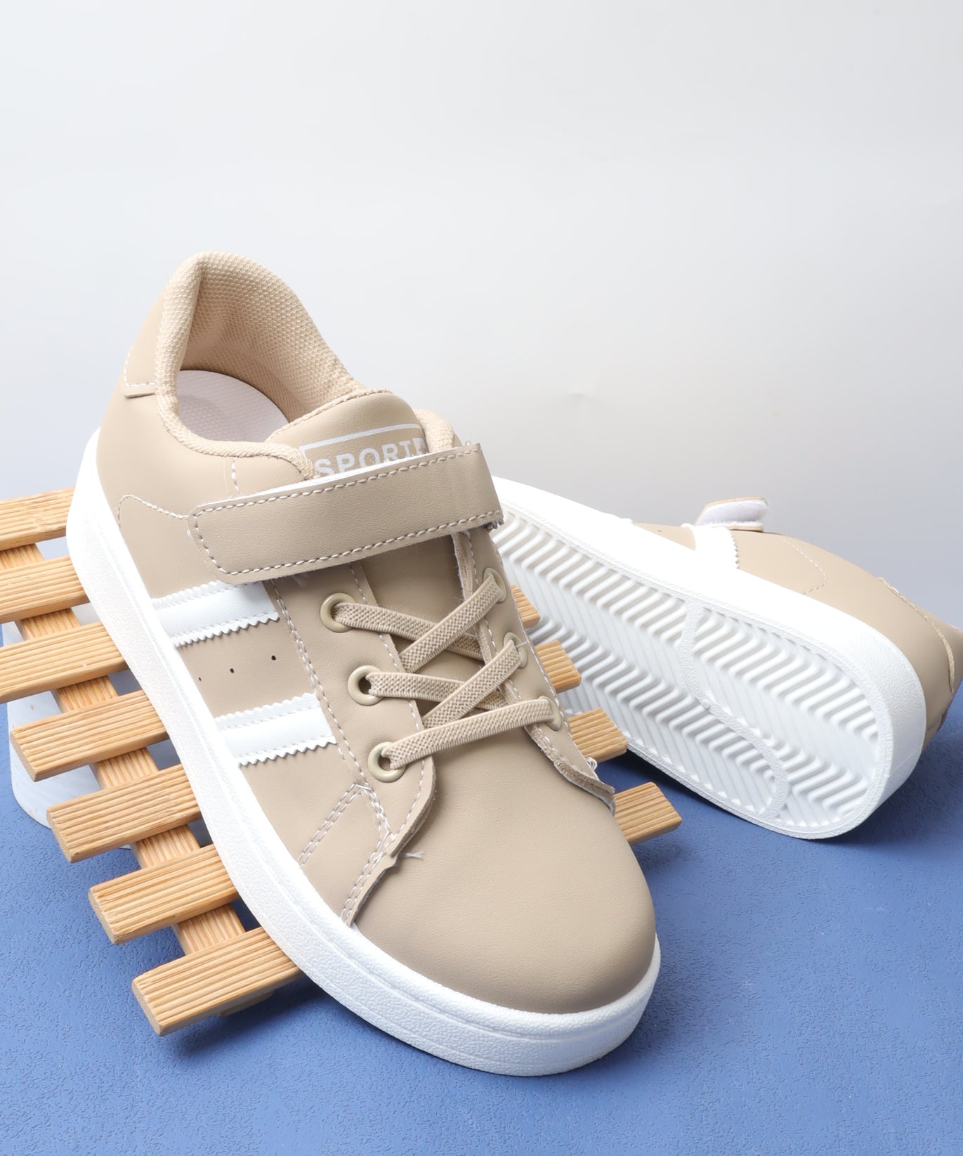 حذاء ولادي 1826