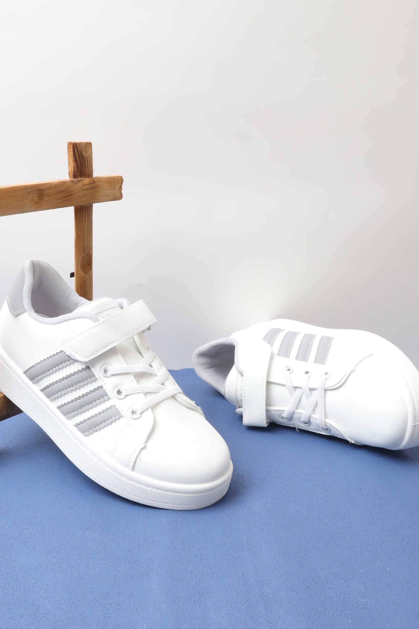 حذاء بناتي 1828