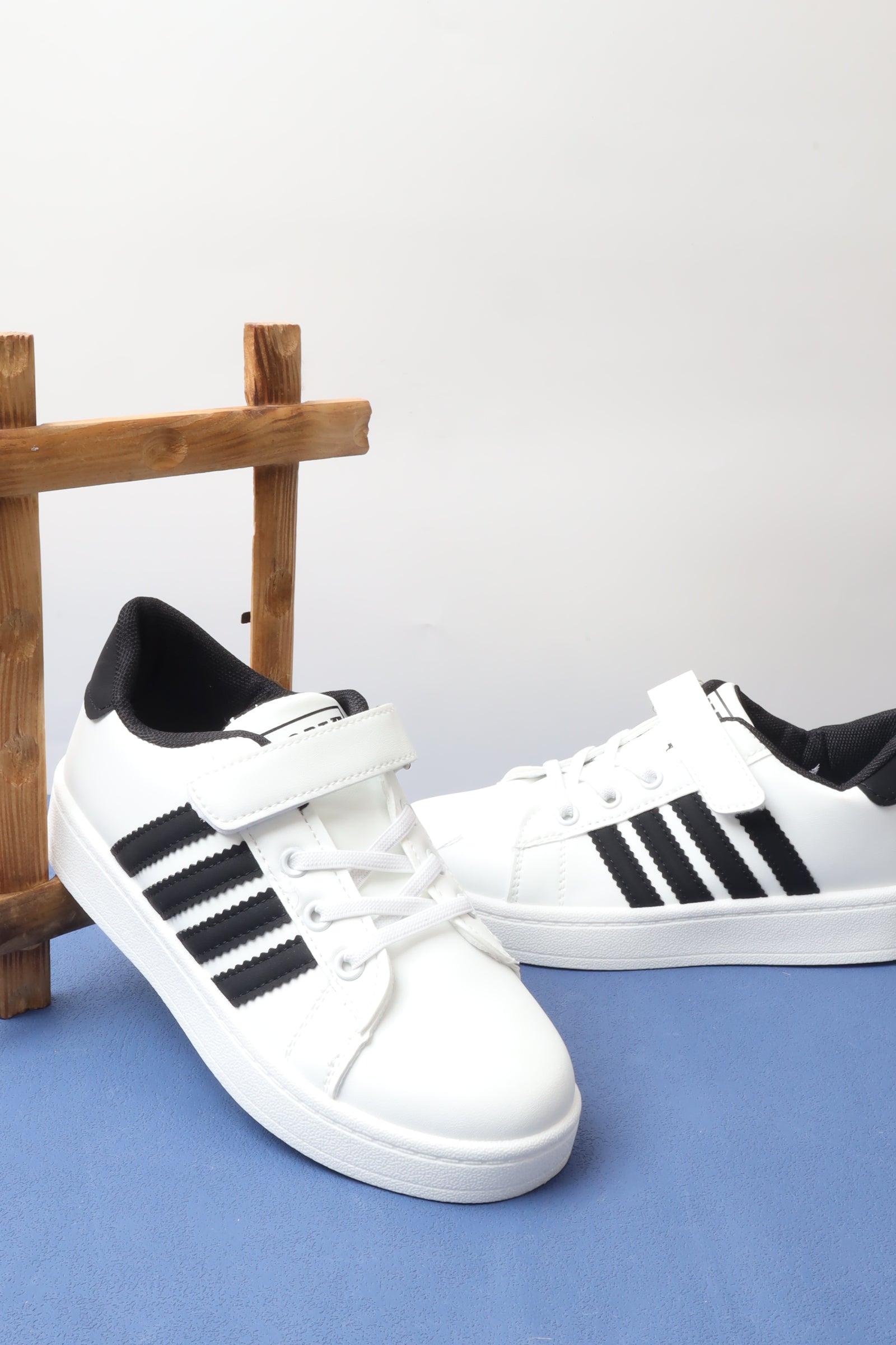 حذاء بناتي 1828