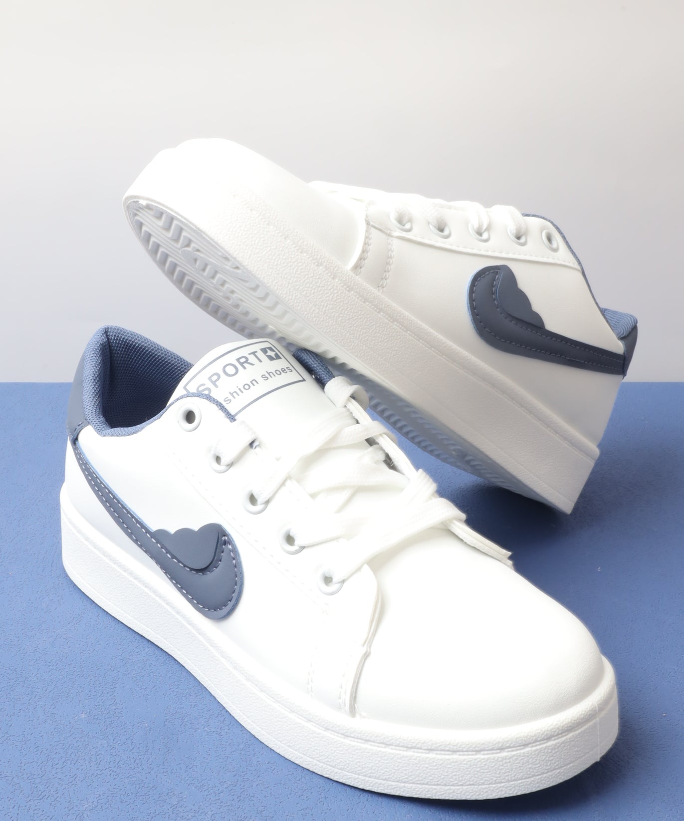 حذاء رياضي نسائي 1815