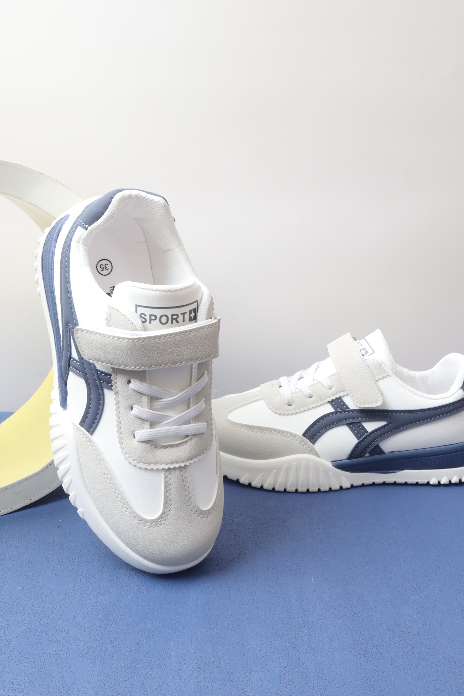 حذاء بناتي 1820