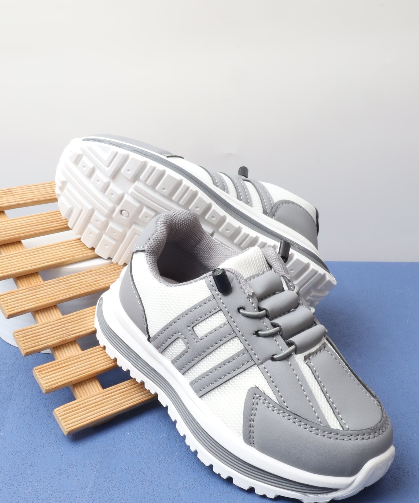 حذاء أطفالي 1300