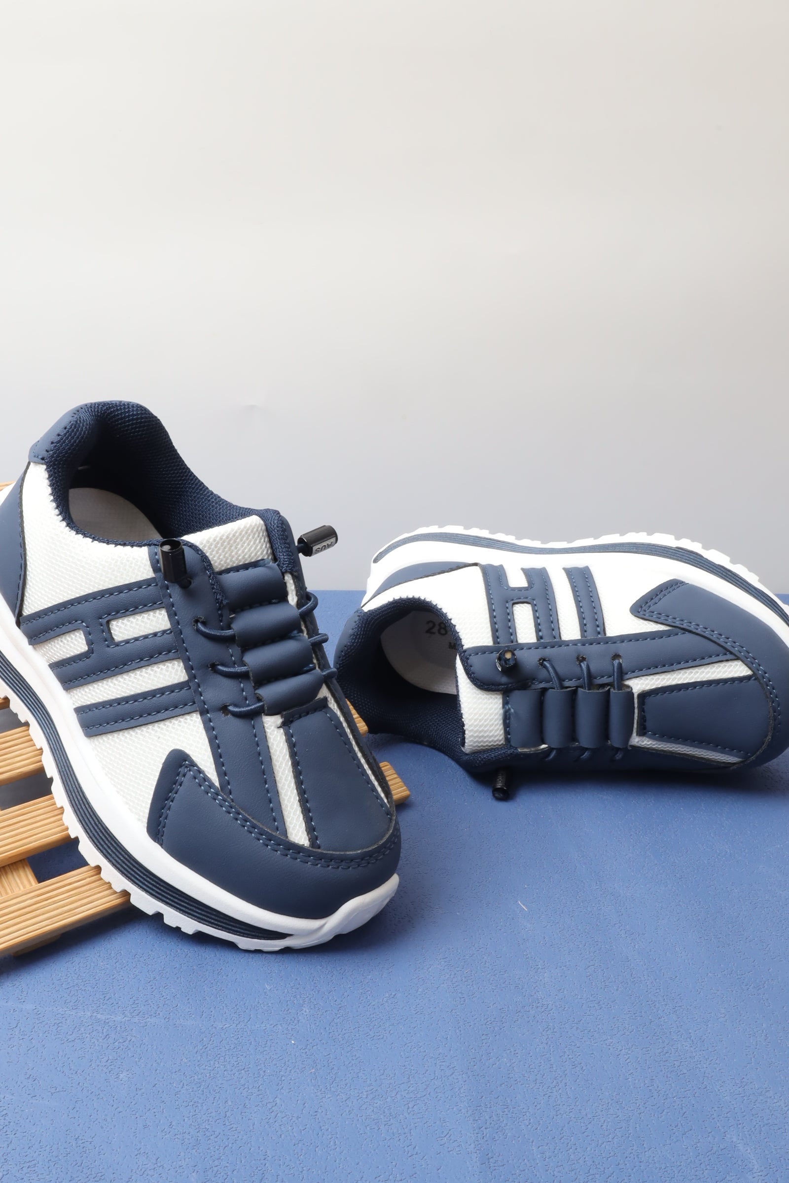 حذاء أطفالي 1300