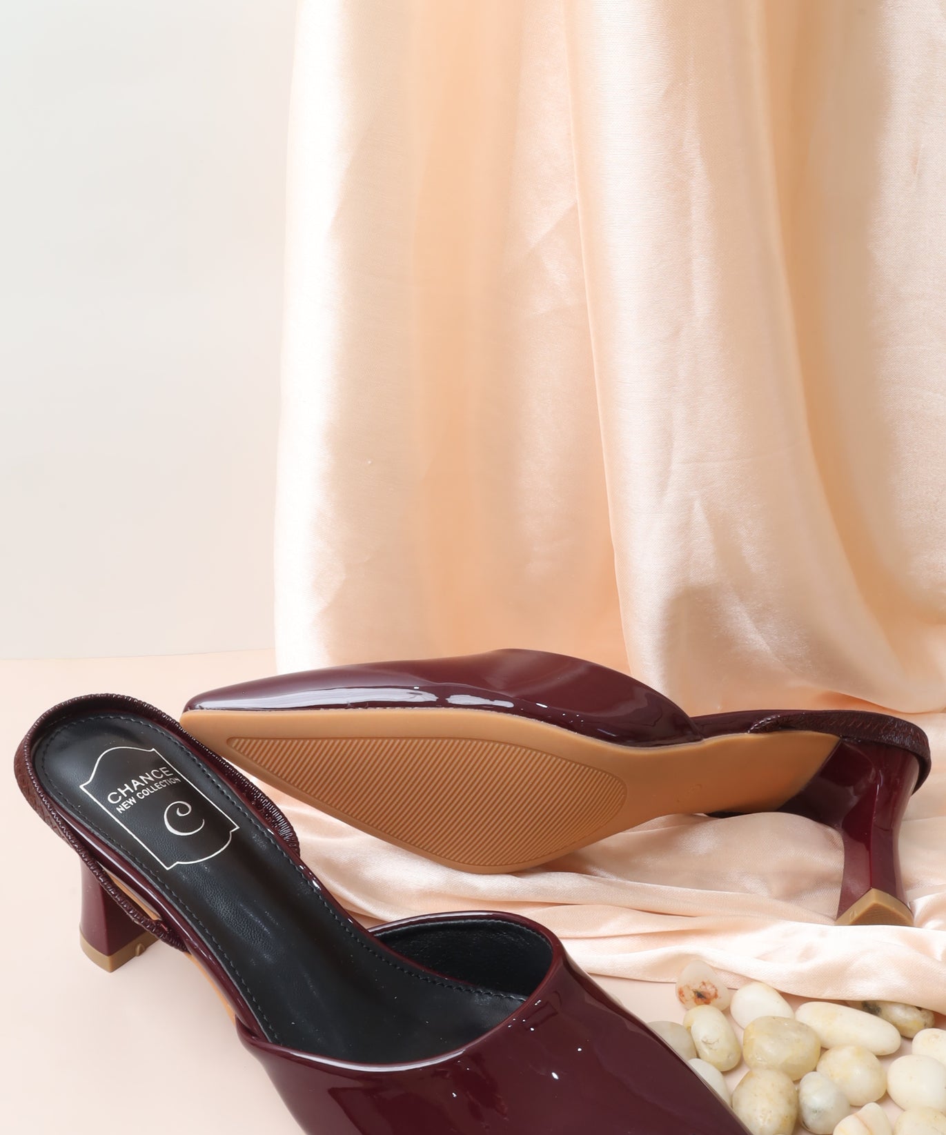 BK244 صندل نسائي بكعب