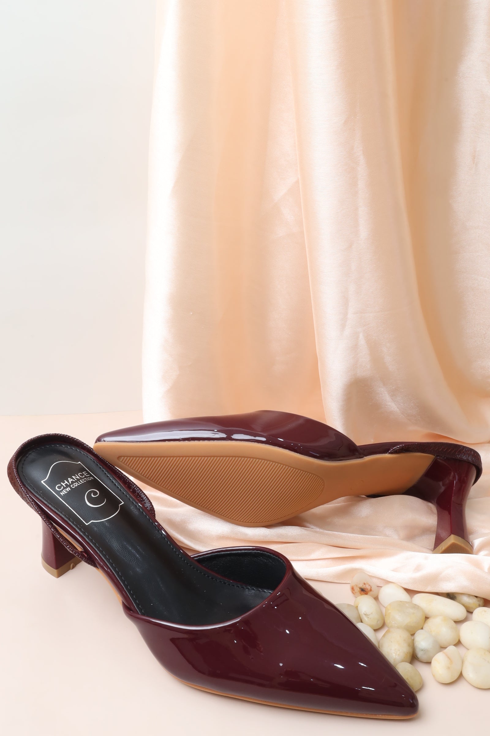 BK244 صندل نسائي بكعب