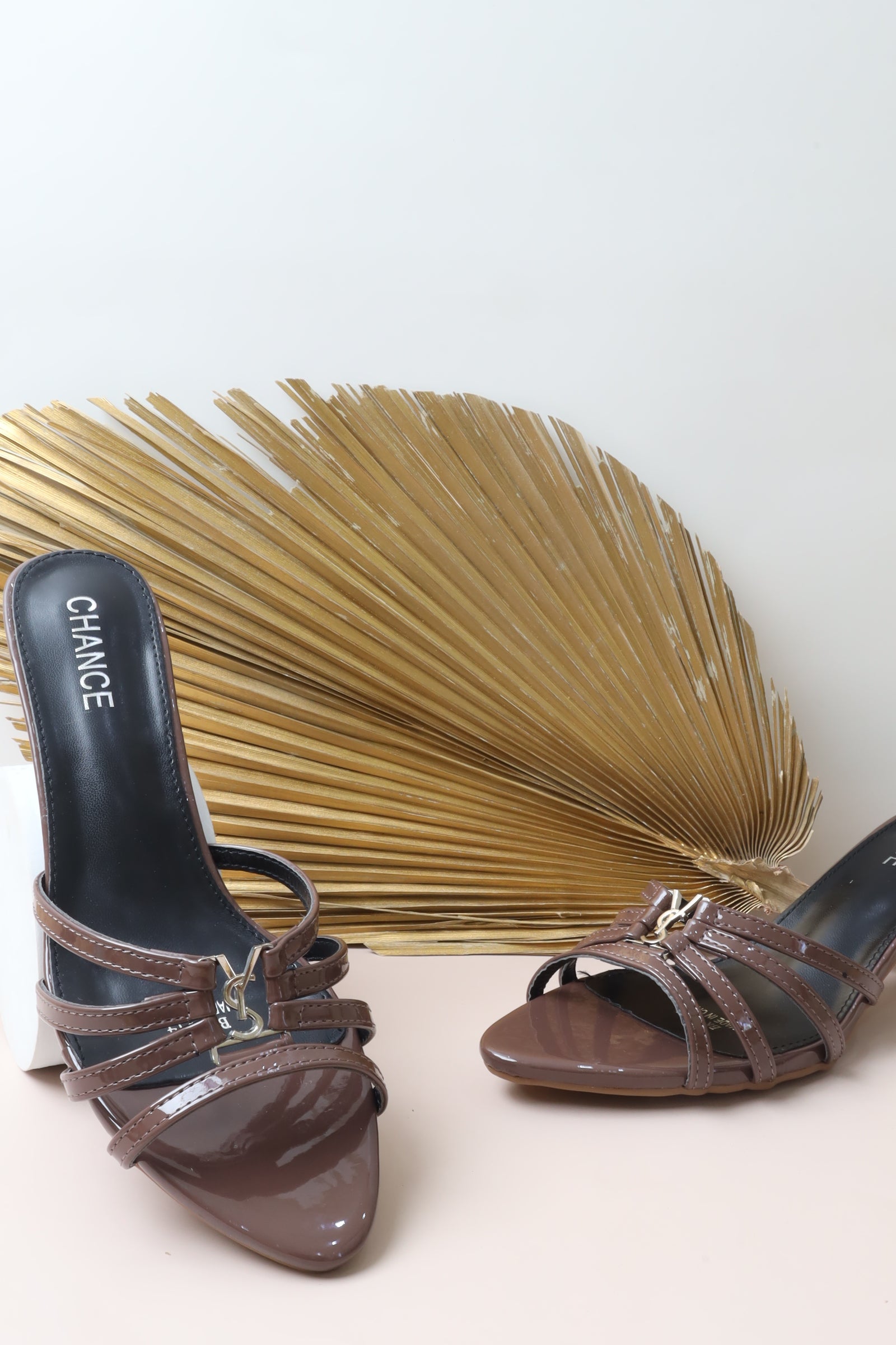 BK514 صندل نسائي بكعب