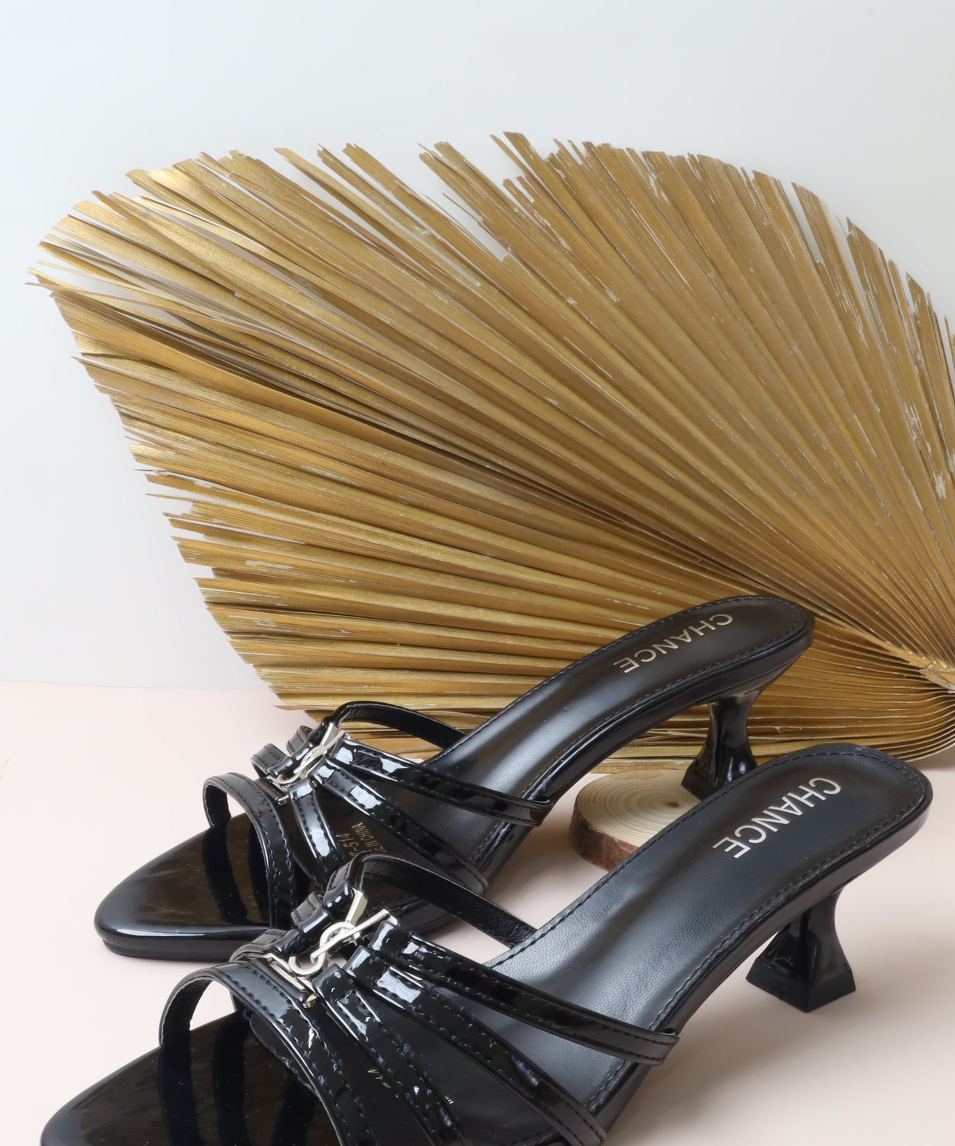 BK514 صندل نسائي بكعب