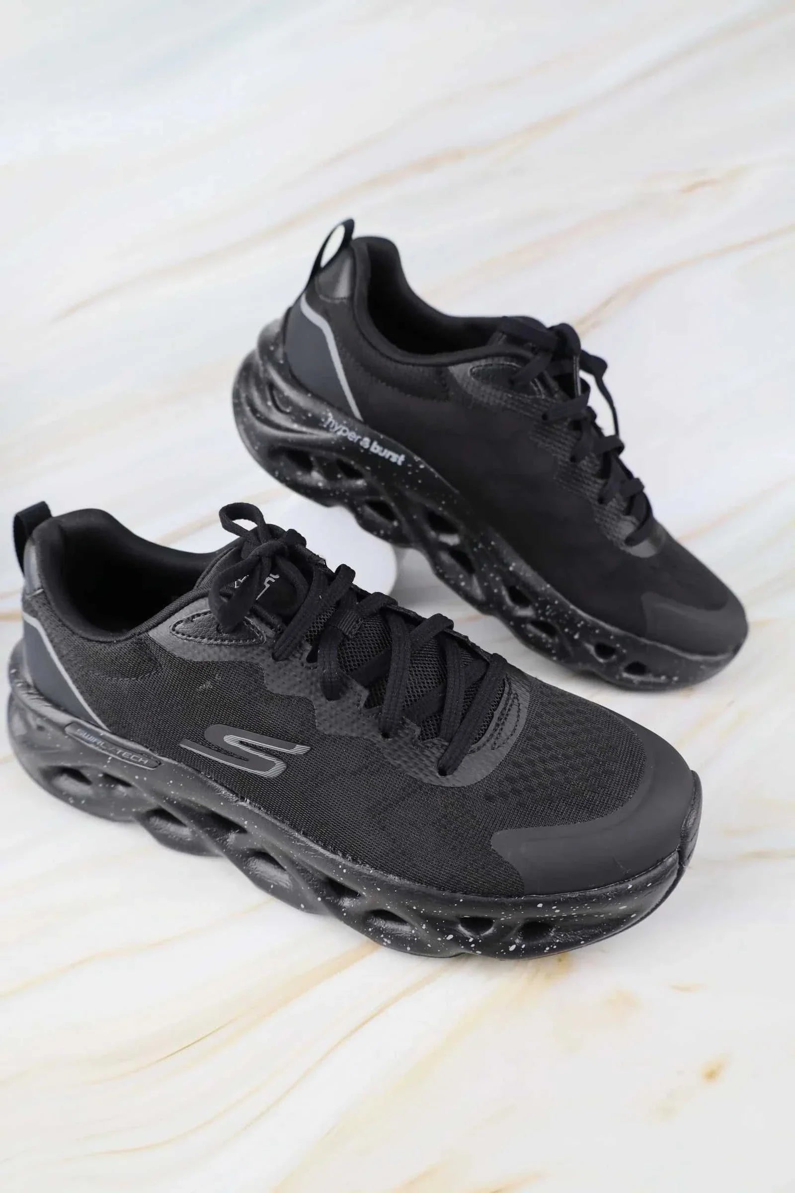 سكيتشرز رجالي جو رن 220546