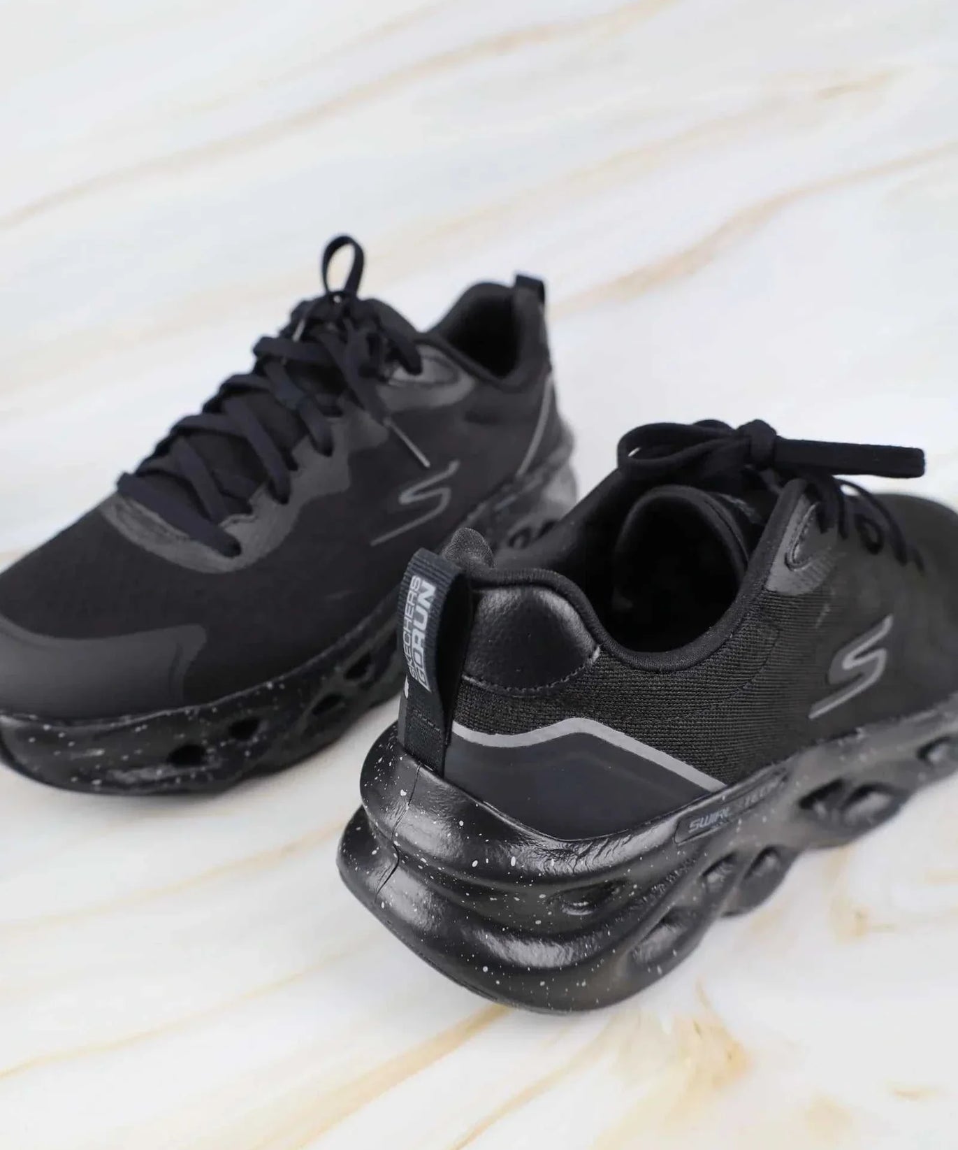 سكيتشرز رجالي جو رن 220546