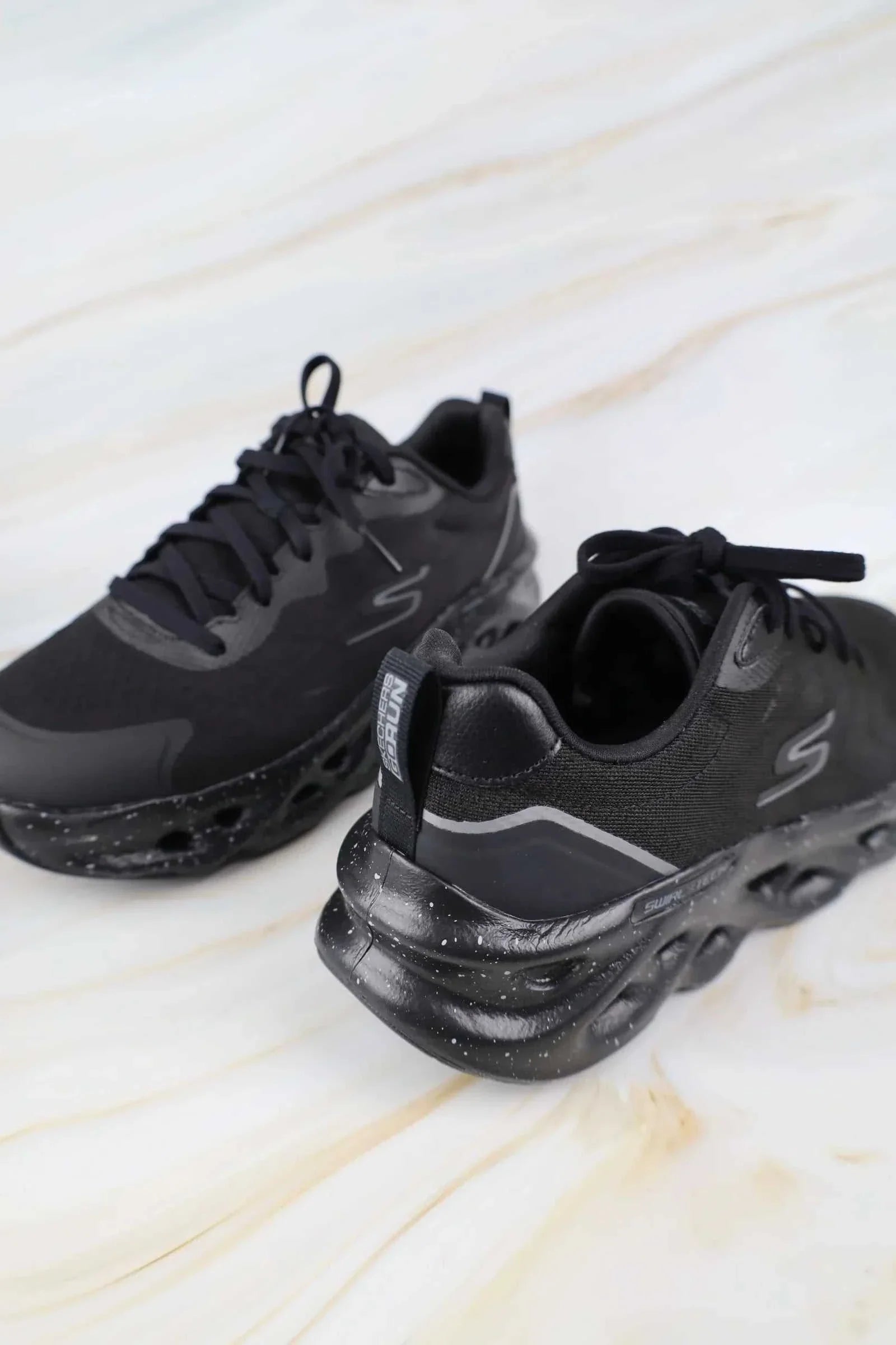 سكيتشرز رجالي جو رن 220546