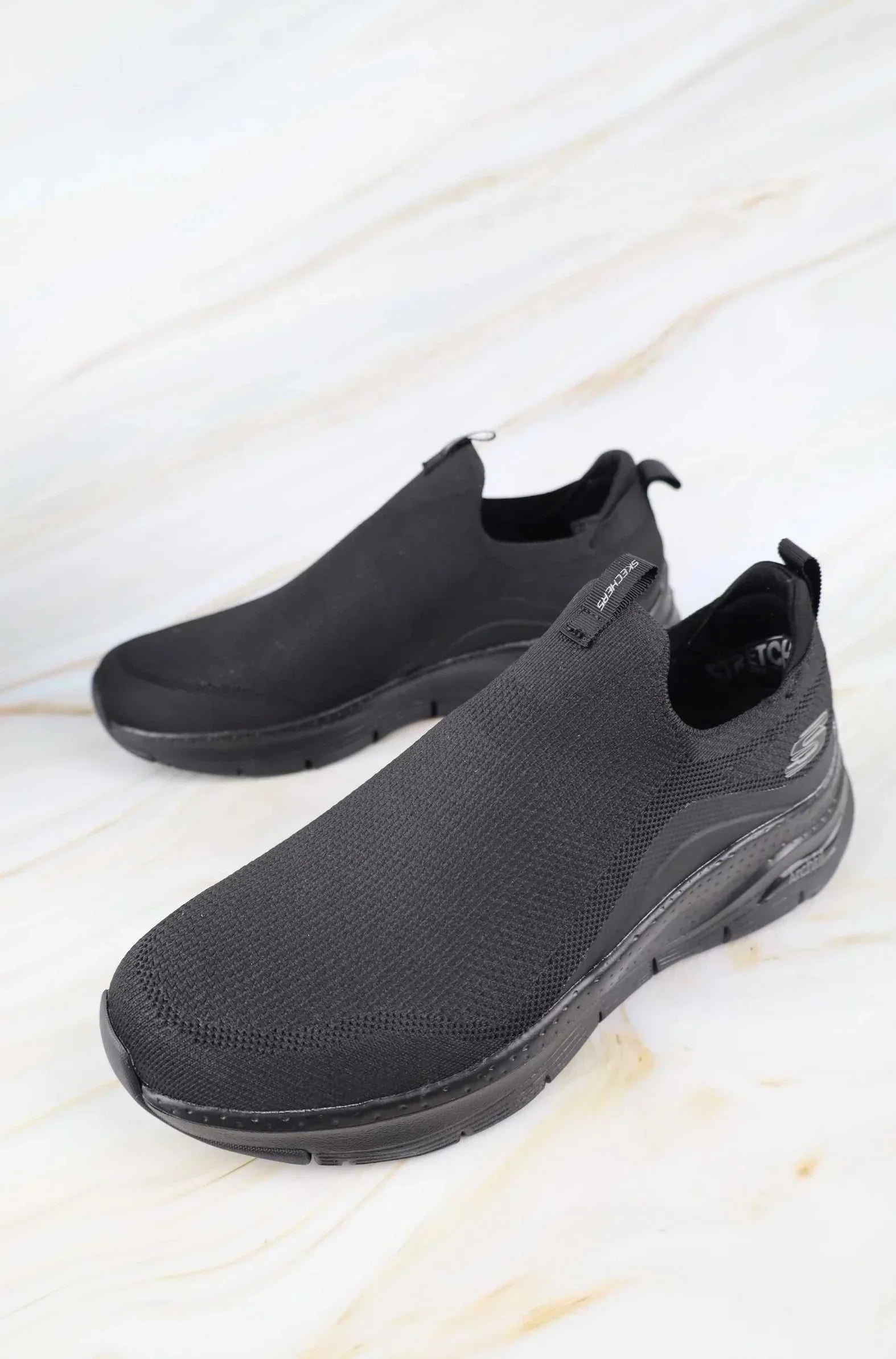 سكيتشرز رجالي آرتش فيت 232404