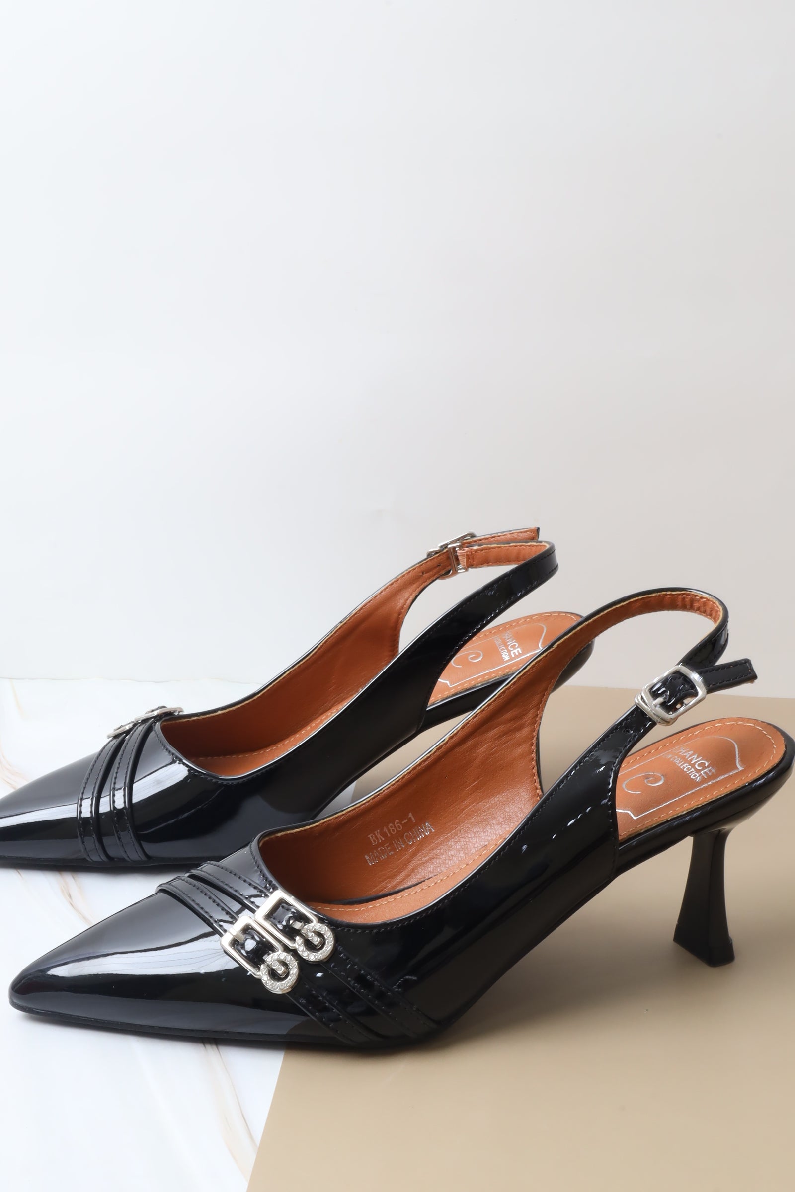 BK186 صندل نسائي بكعب