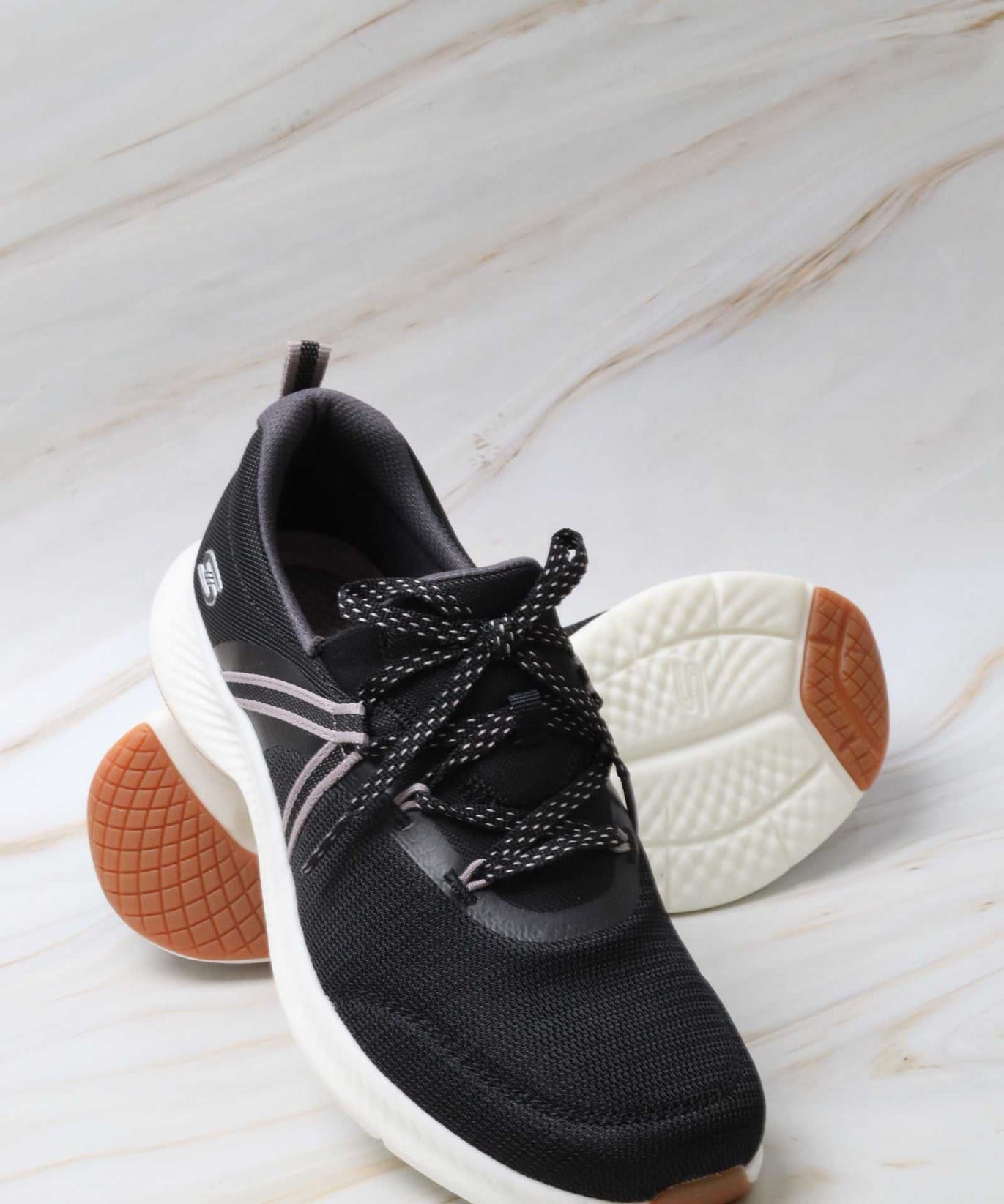 سكيتشرز نسائي فابور 104620