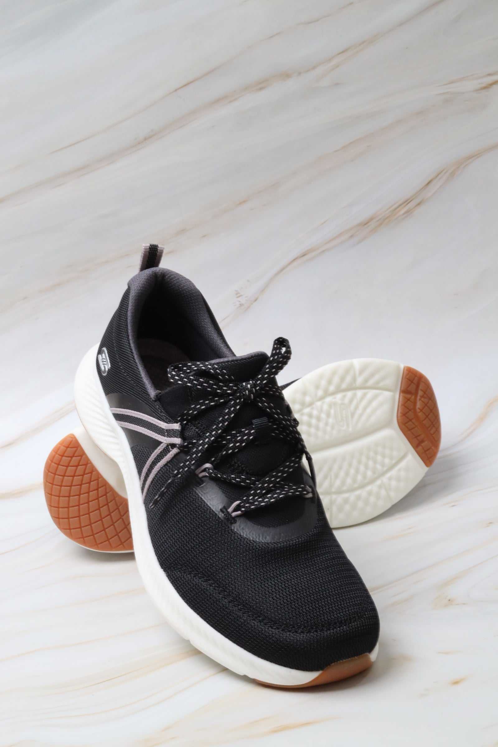 سكيتشرز نسائي فابور 104620