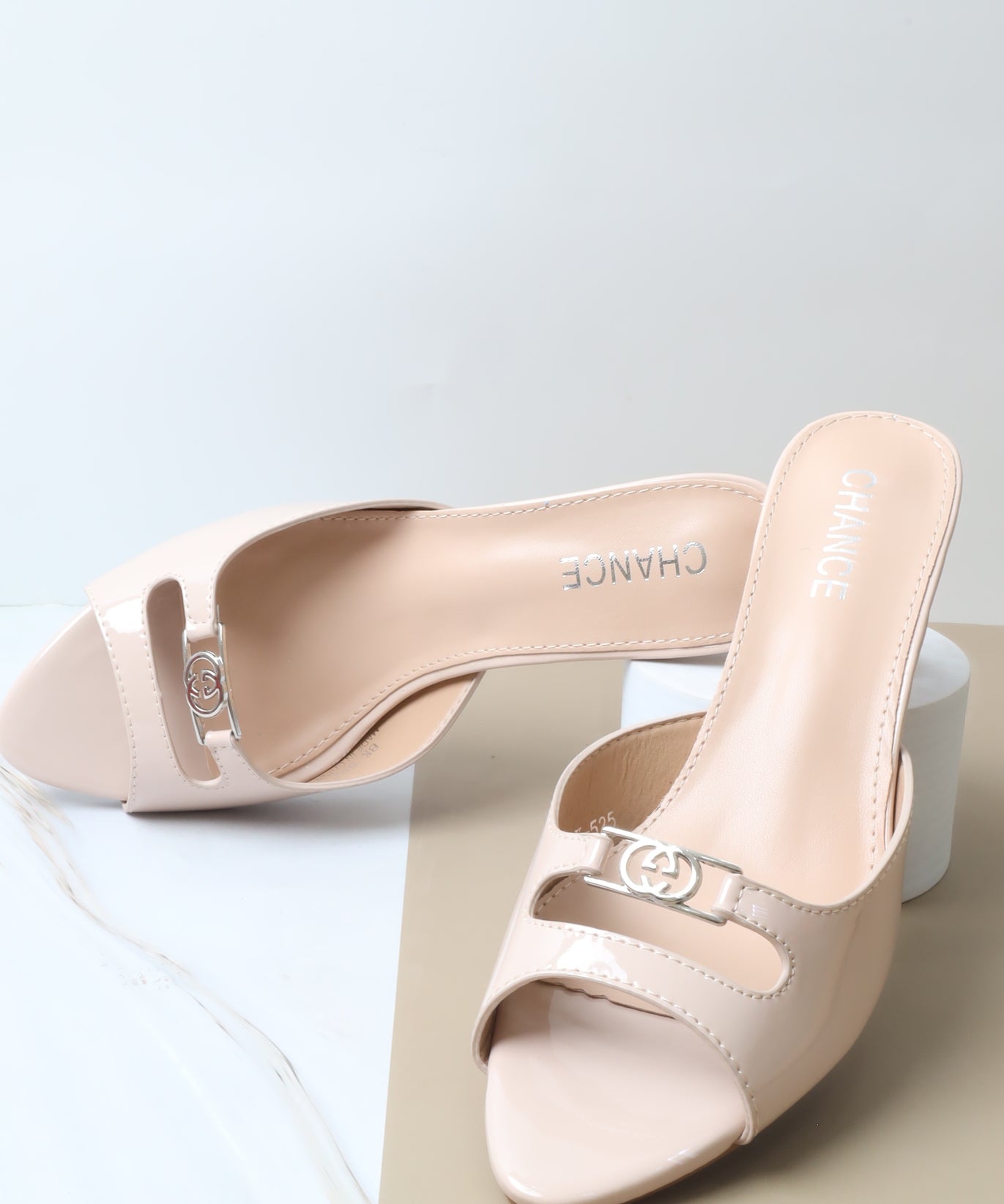 BK525 صندل نسائي بكعب