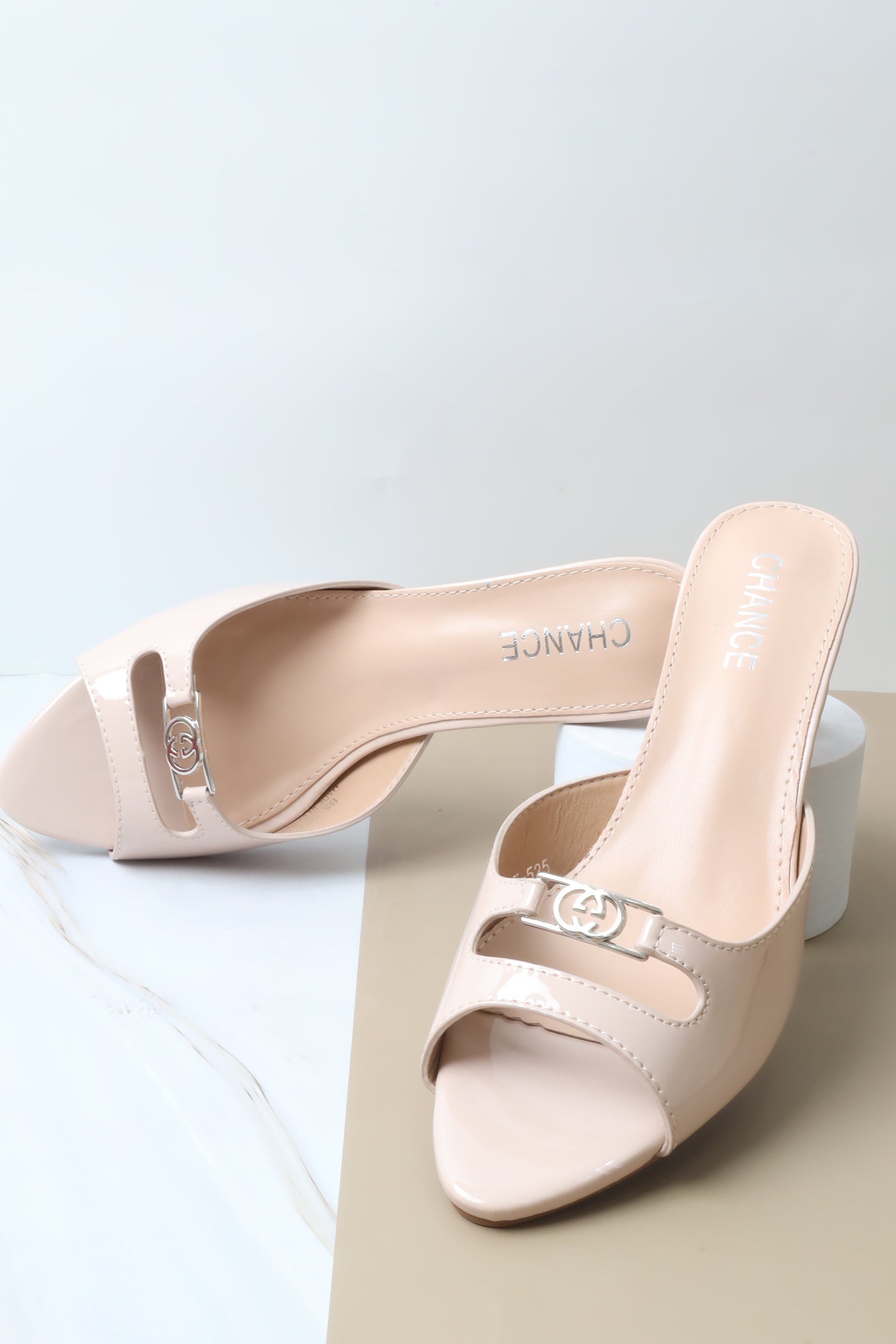 BK525 صندل نسائي بكعب