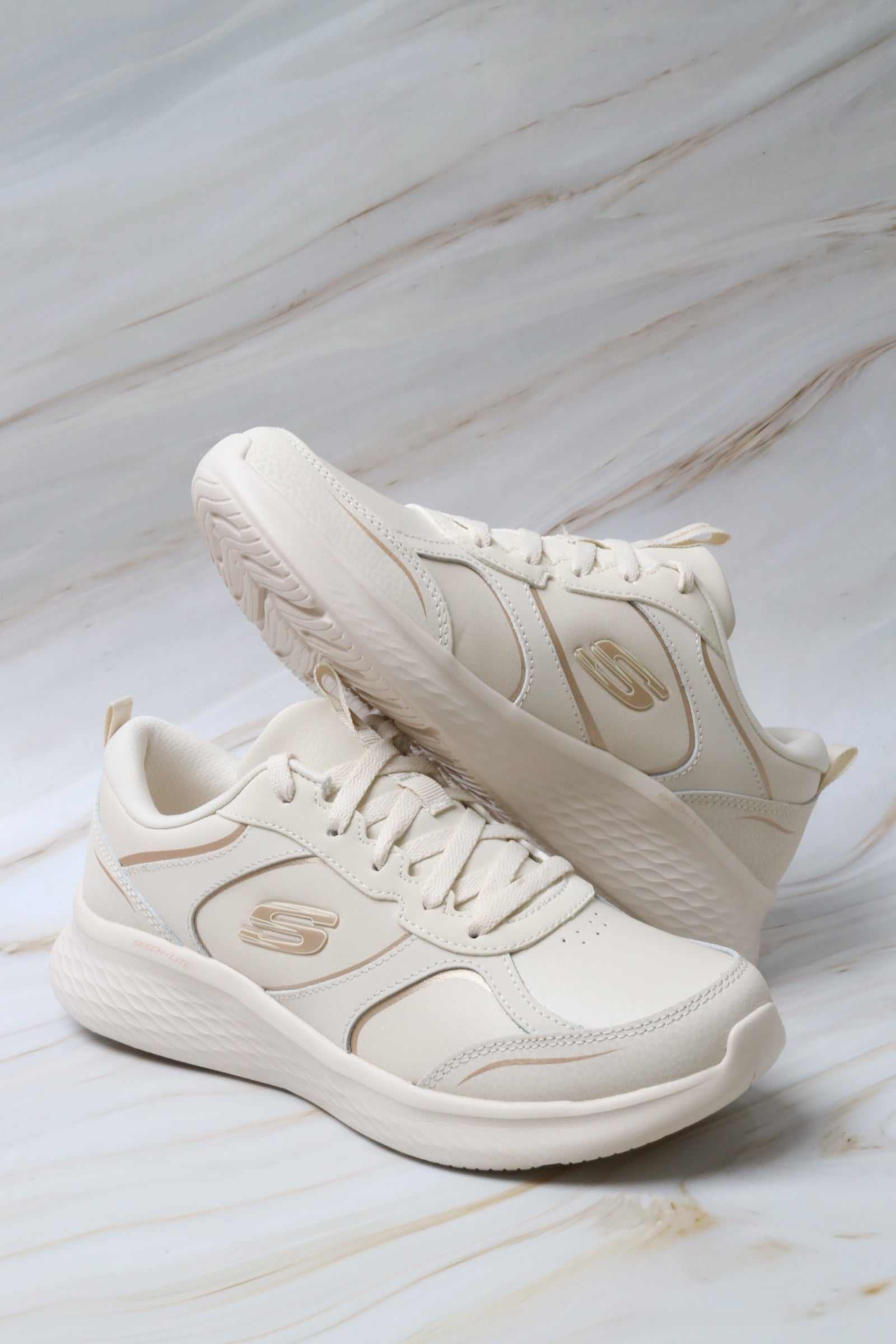 سكيتشرز نسائي لايت برو 150049