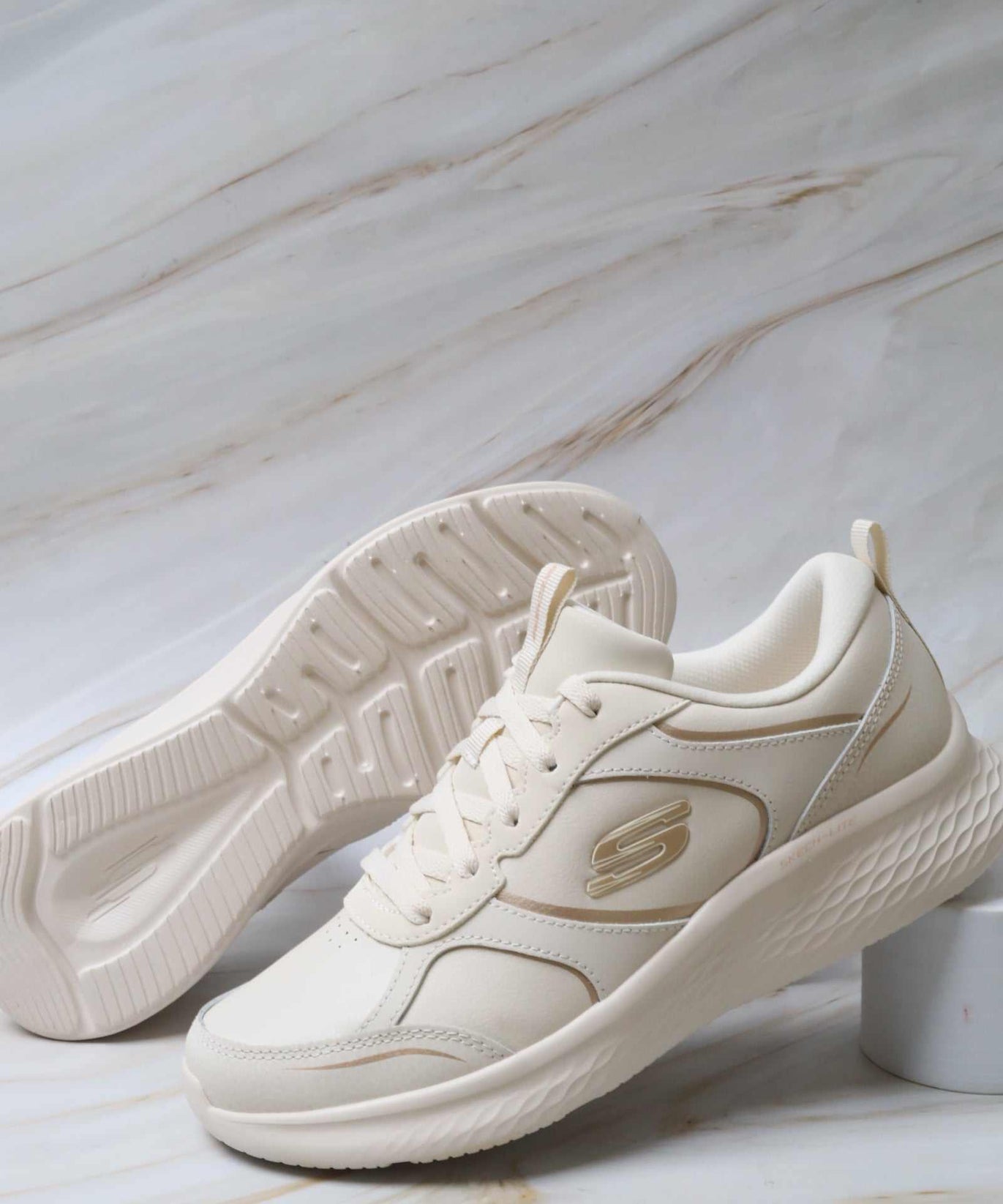 سكيتشرز نسائي لايت برو 150049