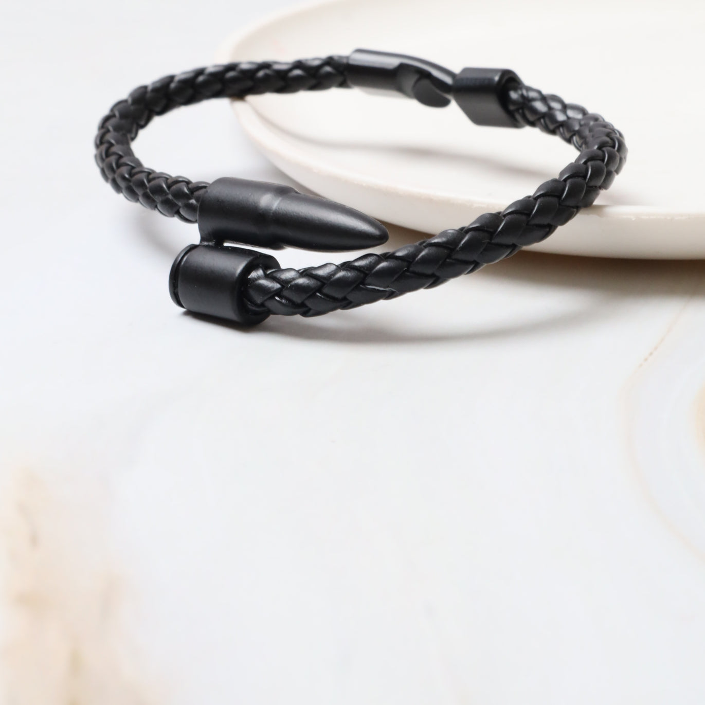 اسوارة رجالية جلد 107