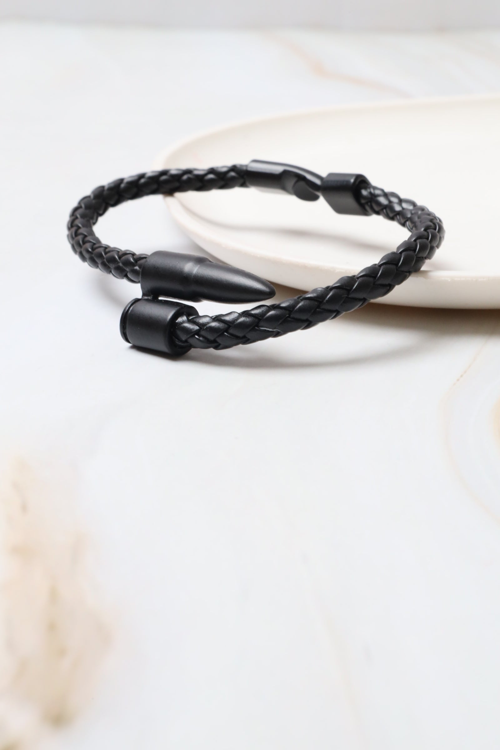 اسوارة رجالية جلد 107