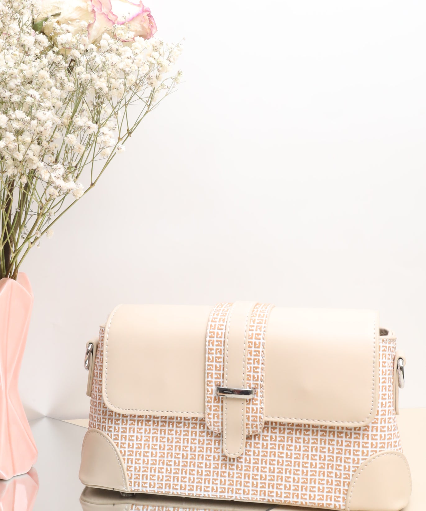 D135 حقيبة نسائية