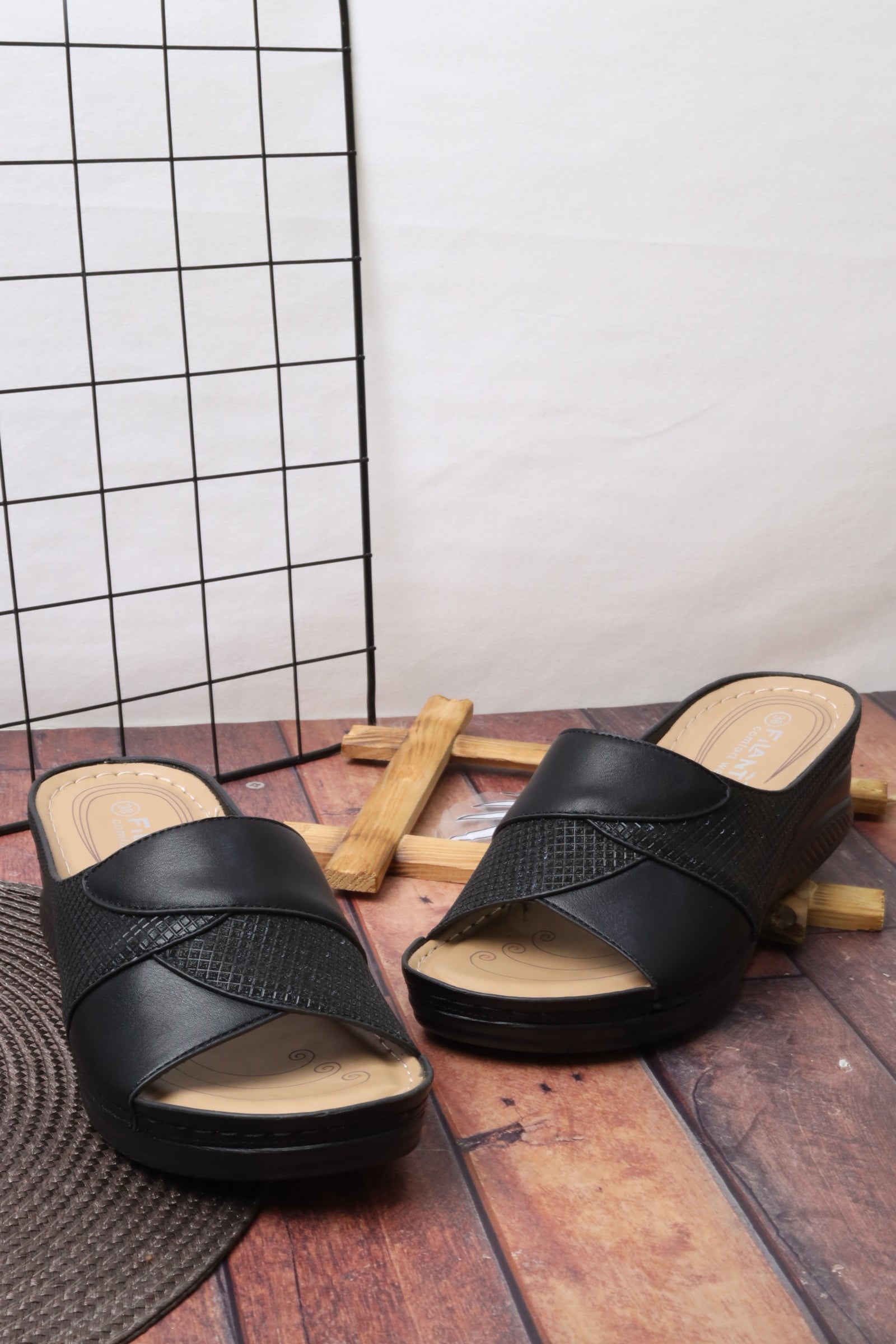 صندل نسائي بكعب عريض 55084