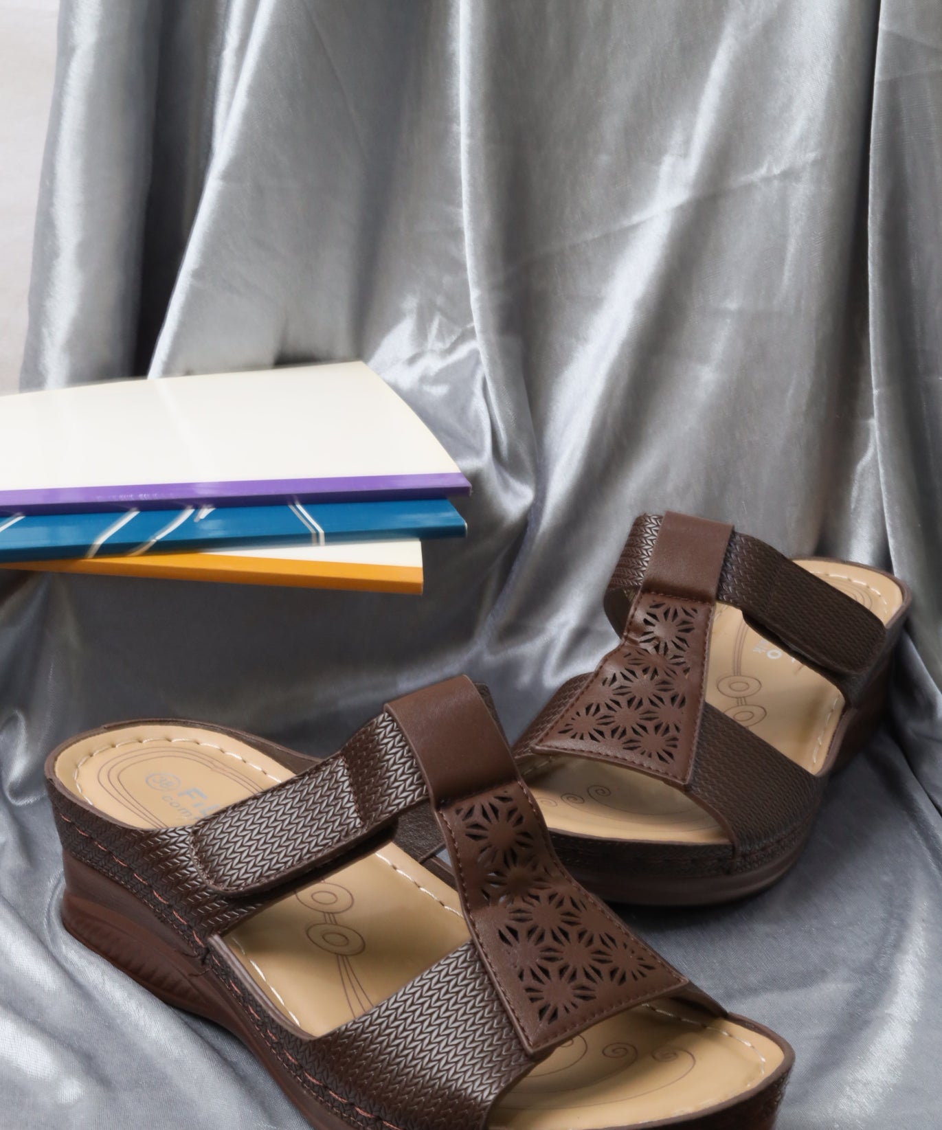 صندل نسائي بكعب عريض 55087