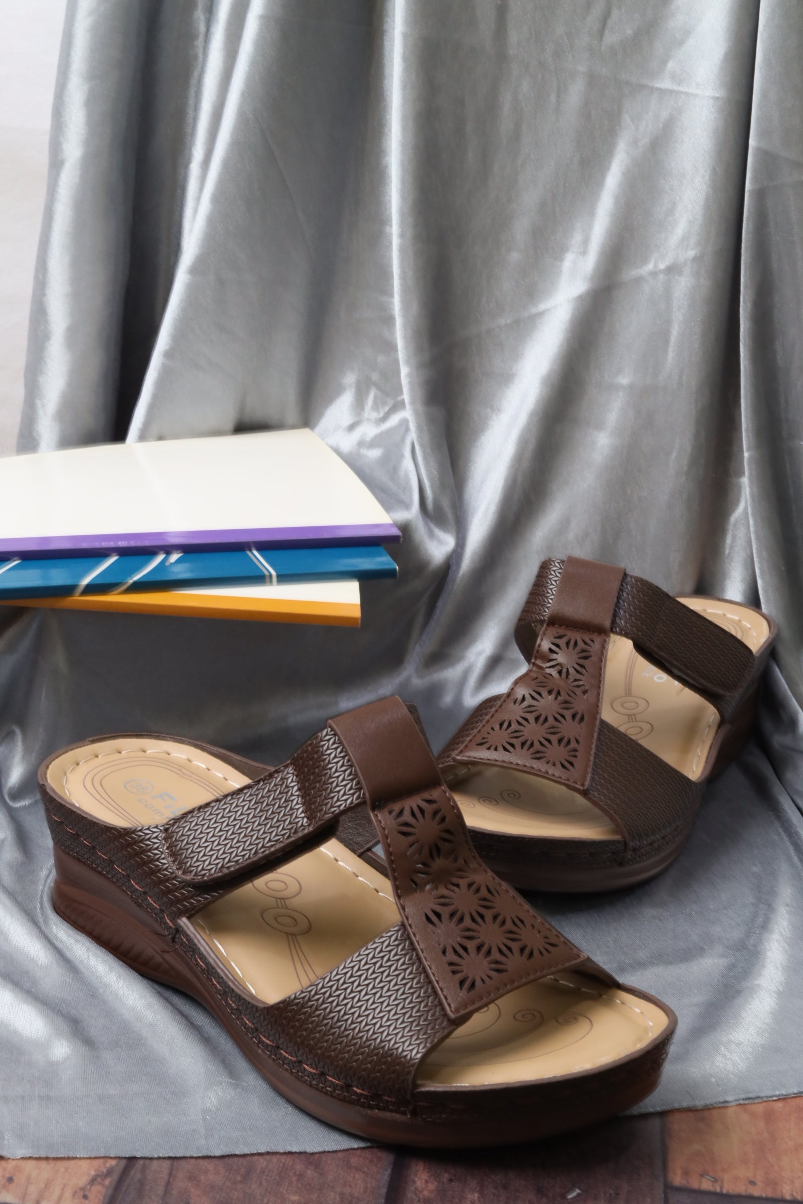 صندل نسائي بكعب عريض 55087