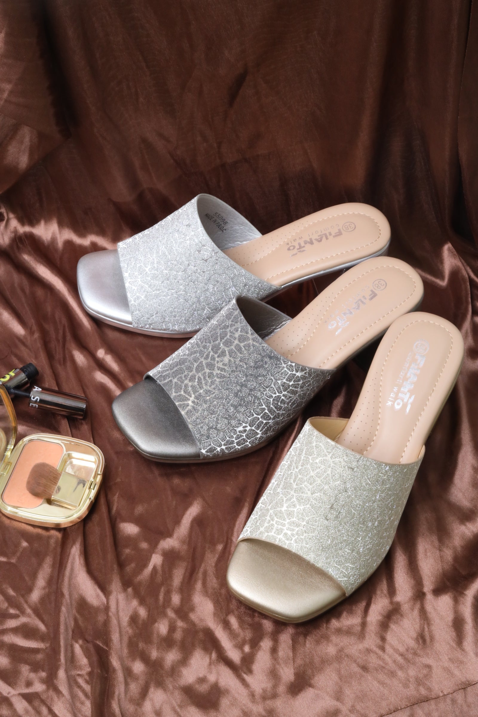 Women's wide-heeled sandal 55098