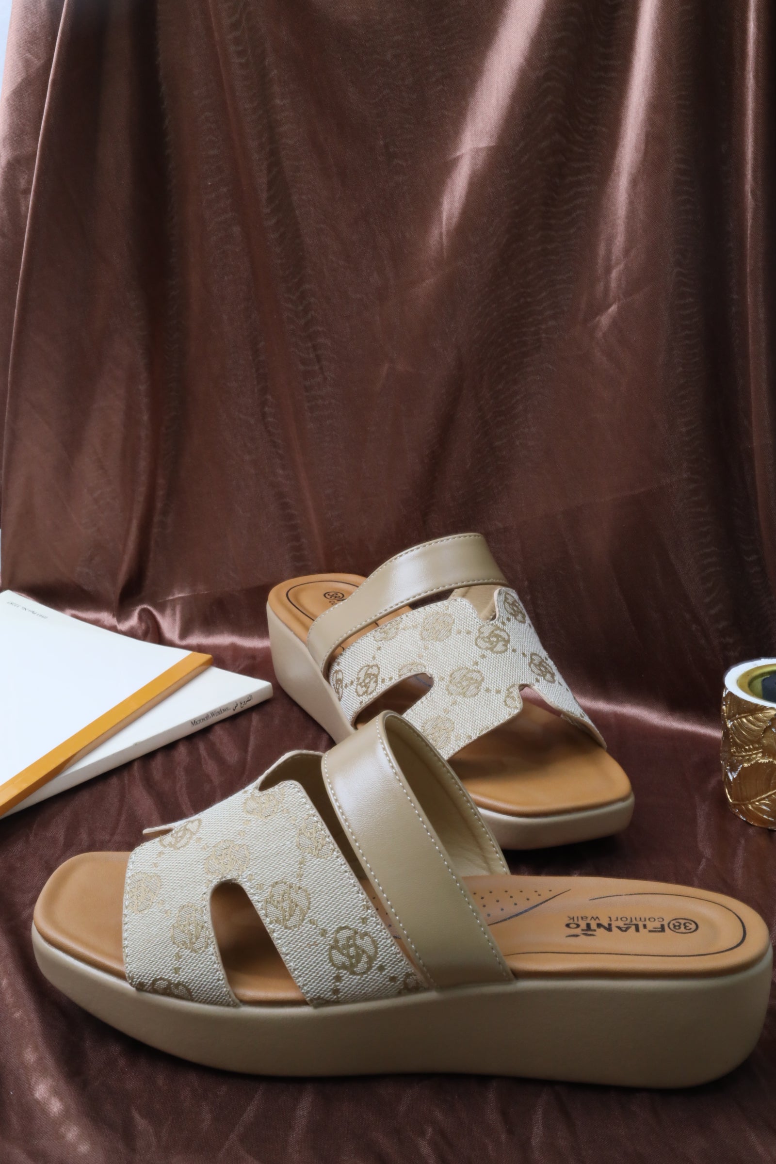 صندل نسائي فلات 55094