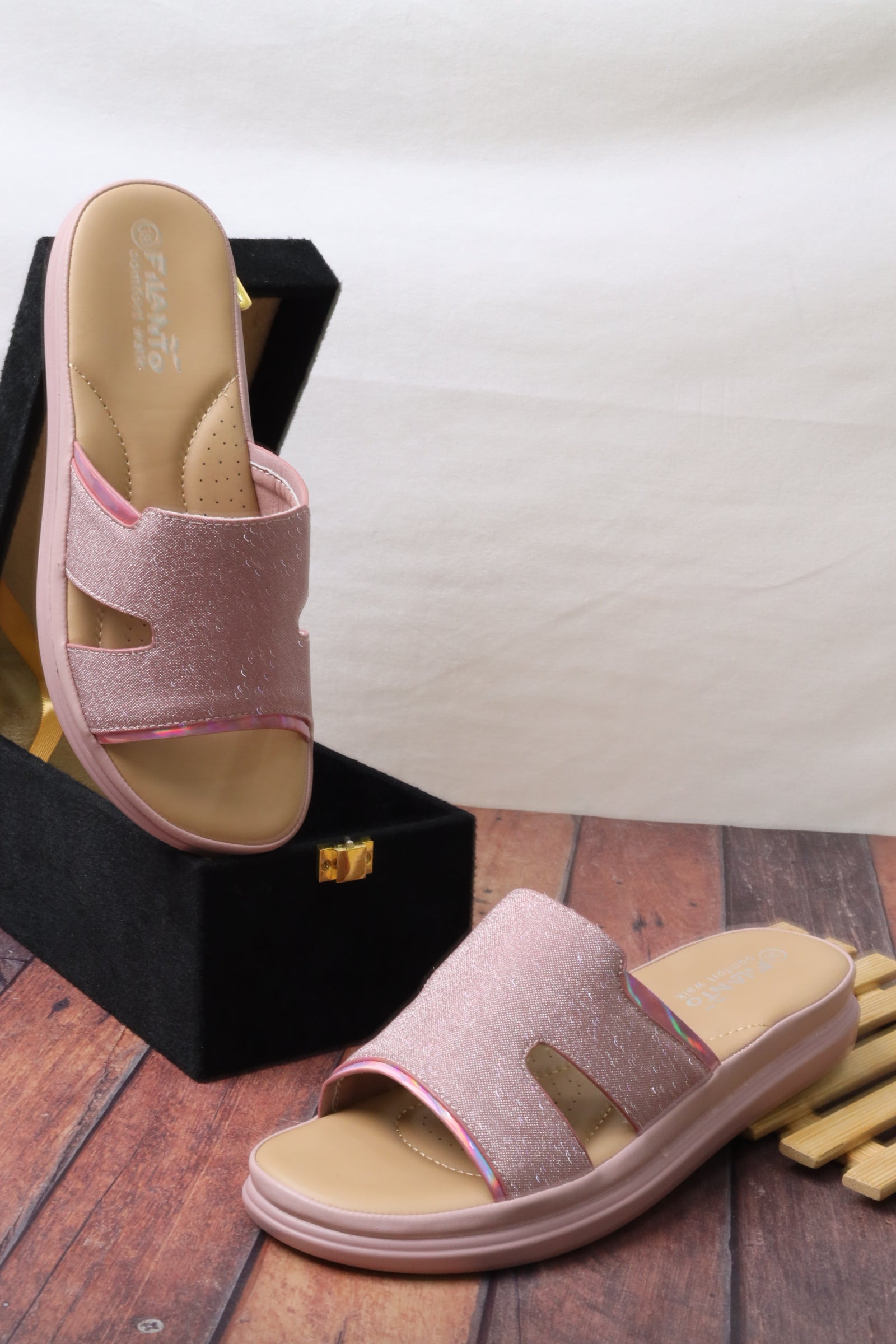 صندل نسائي فلات 55075