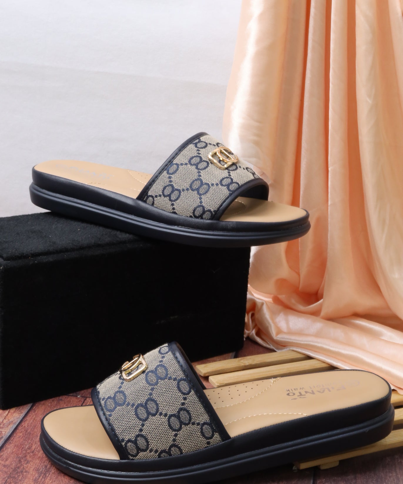 صندل نسائي فلات 55079